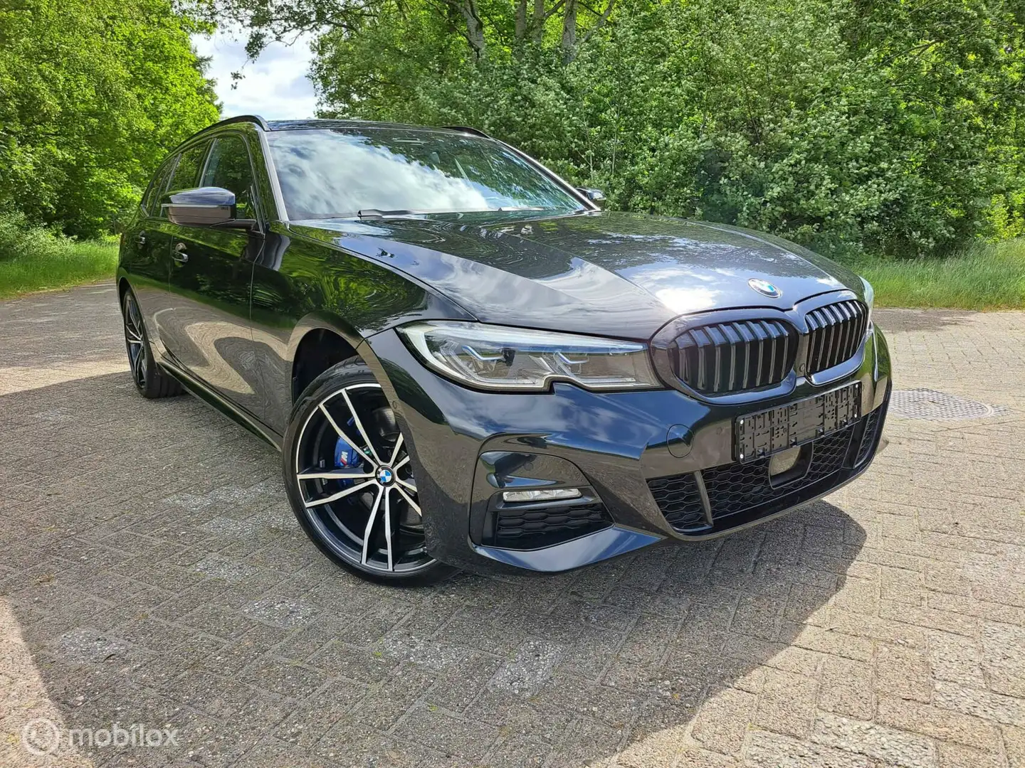 BMW 330 3-serie Touring 330e M-Sport|Pano|Laser|Head-Up Zwart - 2