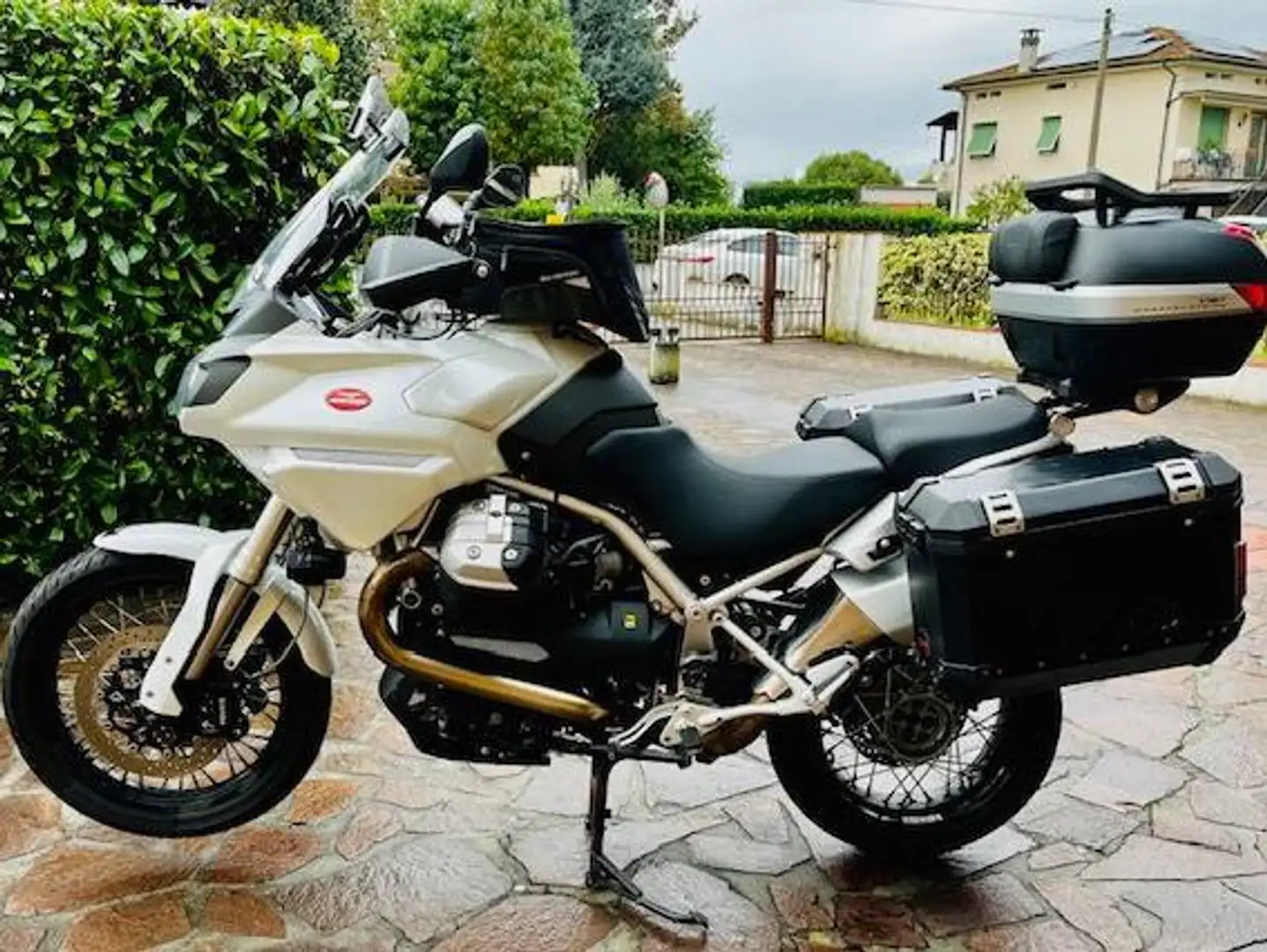 Moto Guzzi Stelvio 1200 4 valvole Blanc - 1