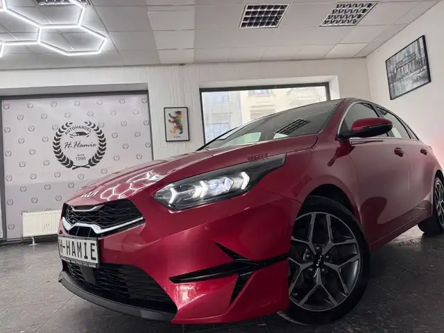 Kia Ceed / cee'd KIA CEED SPIRIT  AUTO PANO JBL CAM SZH L.HZ MEMO