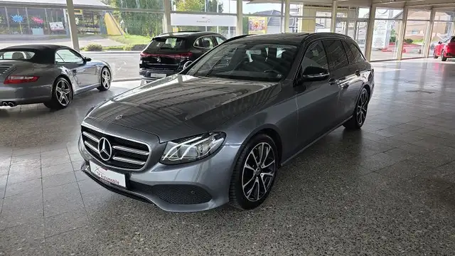 Mercedes-Benz E 220 LED*Nav*ESD*SH*Park+Kam*Tot*AHK*Night