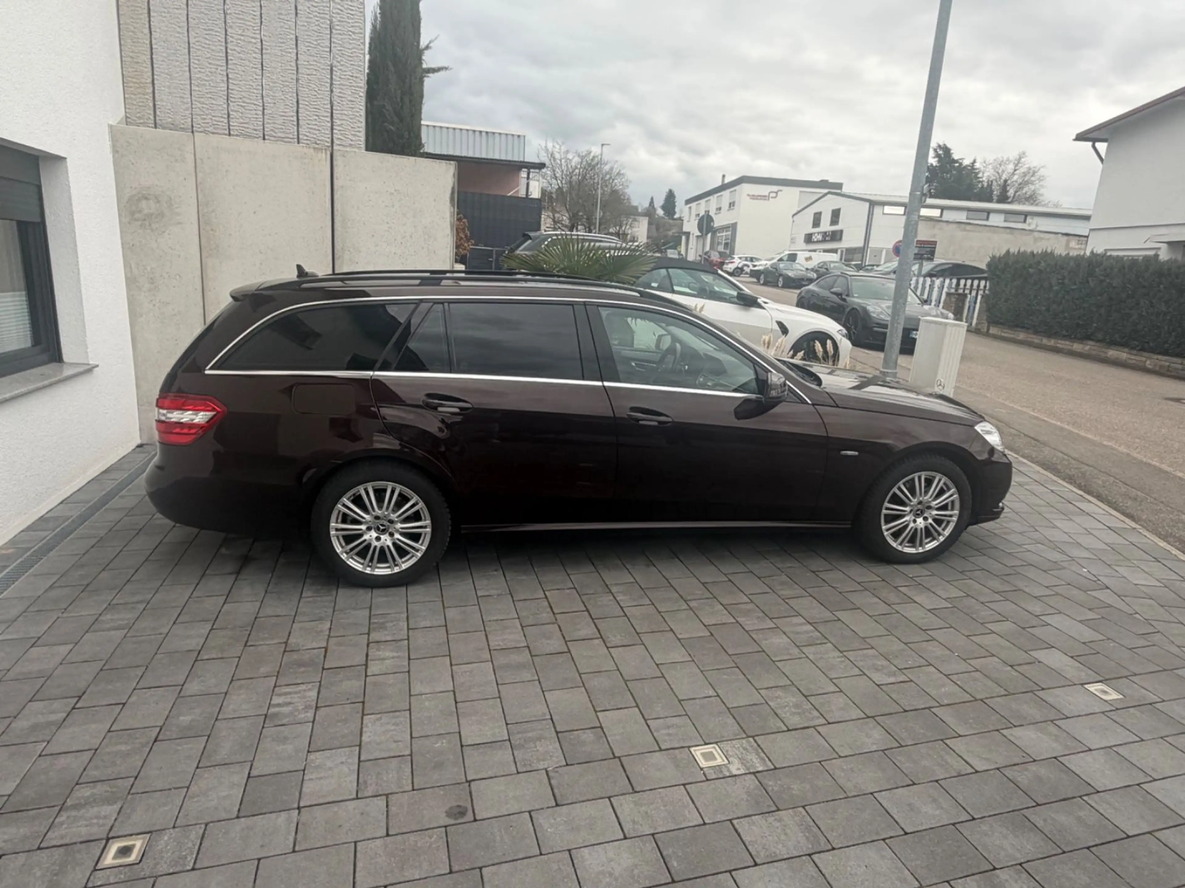 Mercedes-Benz E 350 E T-Modell E 350 CDI 4Matic — photo 5