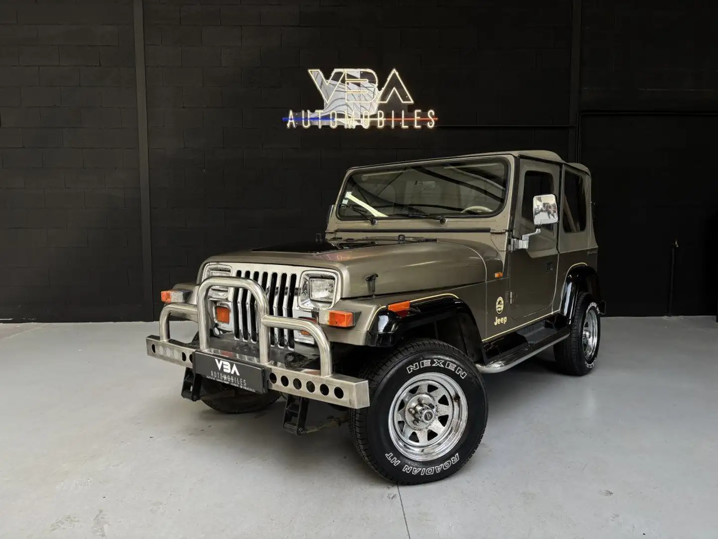 Jeep Wrangler 2.5 SAHARA, entièrement d'origine Verde - 2