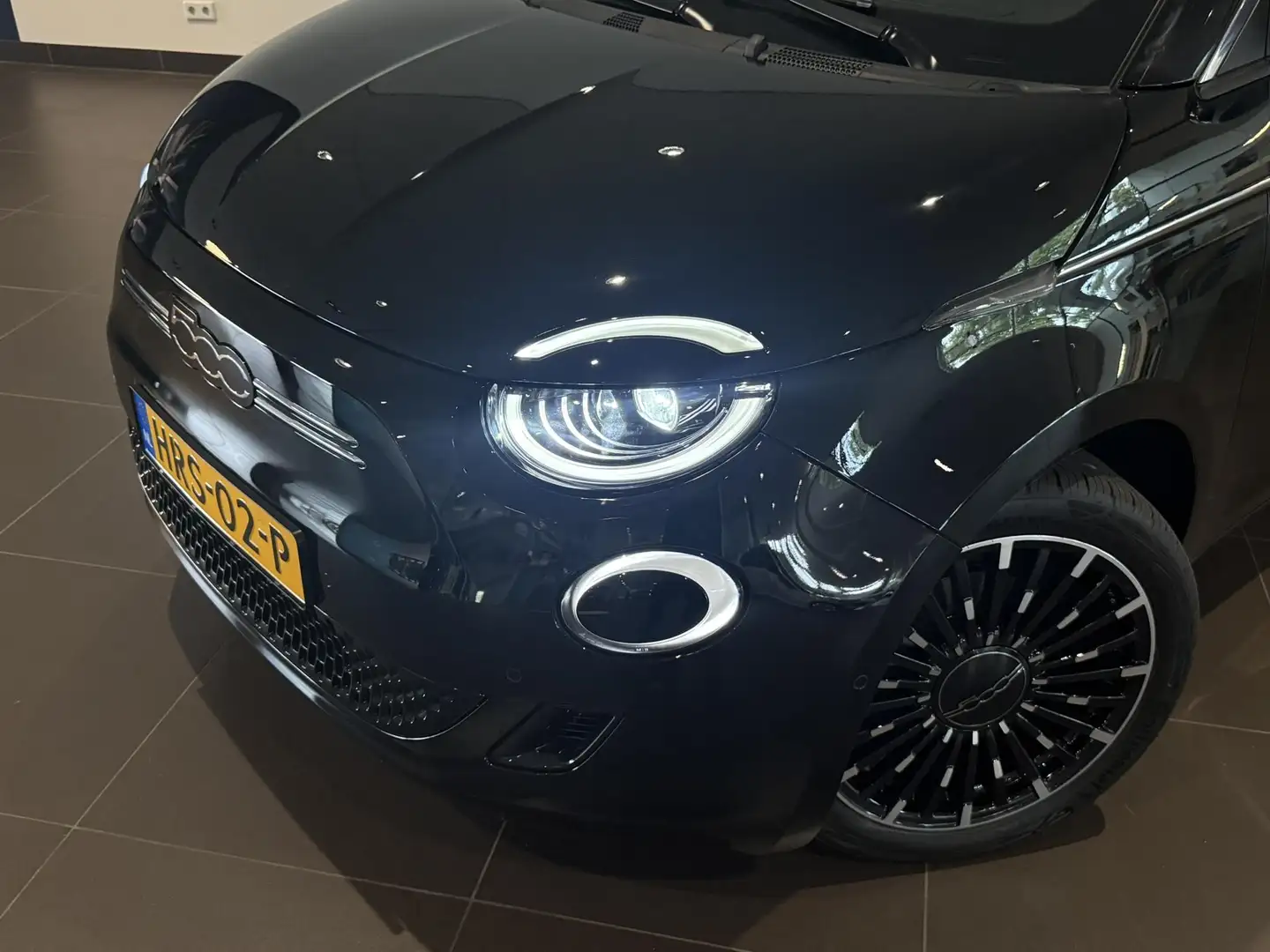 Fiat 500C La Prima EV 42kWh 118pk | LEDER | NAVI | CLIMA | P Zwart - 2