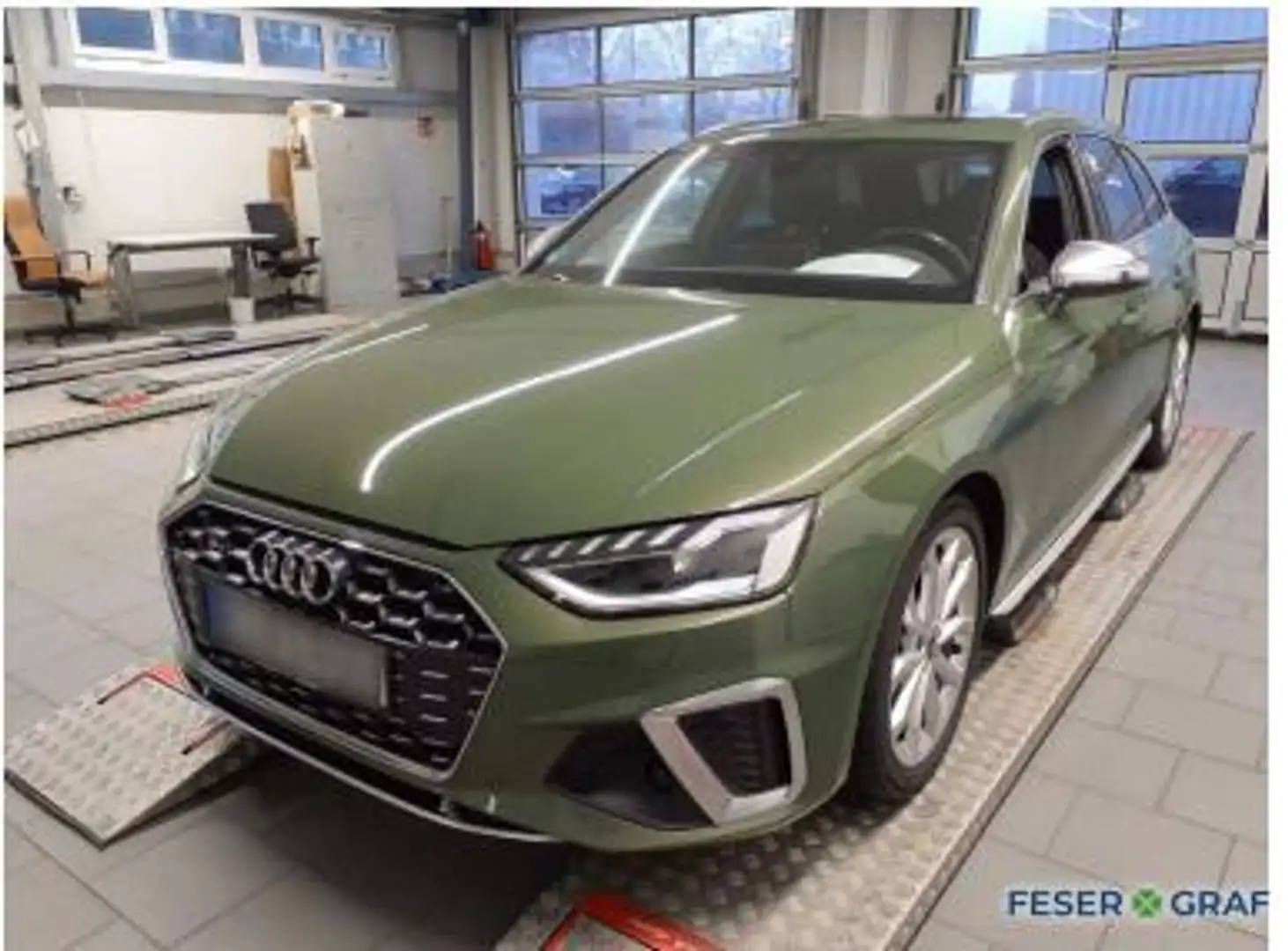 Audi S4 Avant TDI Pano,Standhzg,Matrix,HUD,AHK Grün - 2