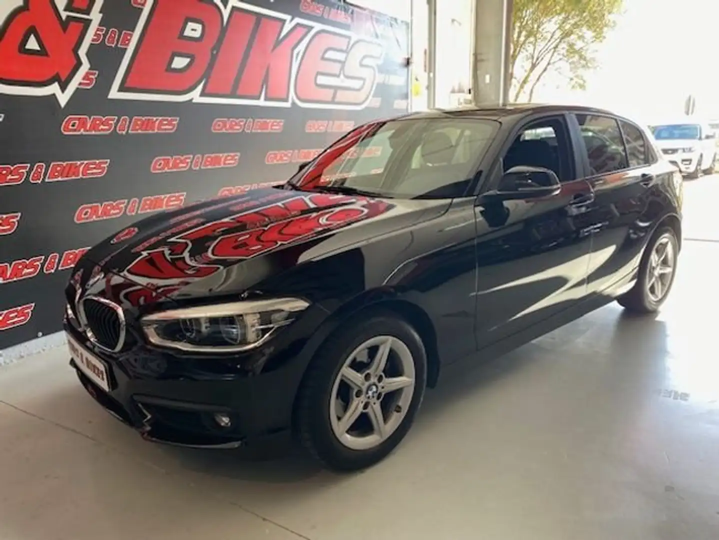 BMW 116 118D Schwarz - 1