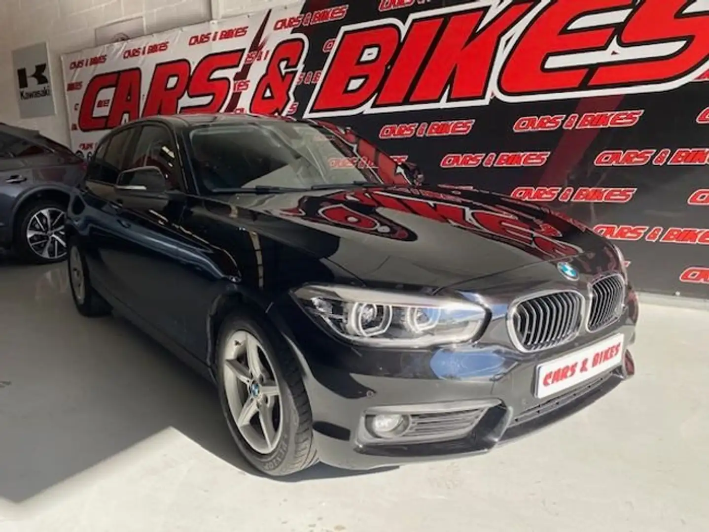 BMW 116 118D Schwarz - 1