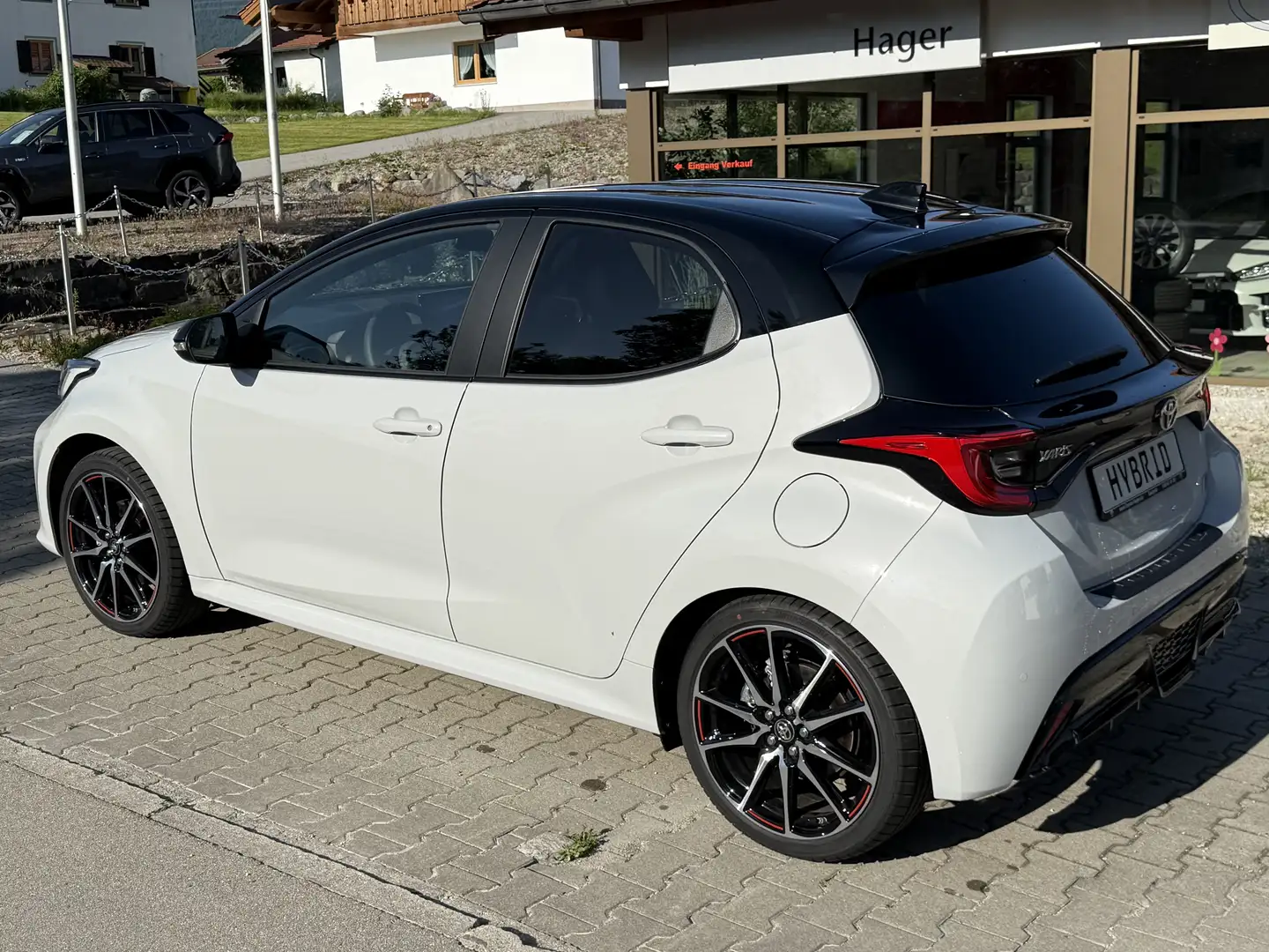 Toyota Yaris Hybrid GR Sport Gris - 2