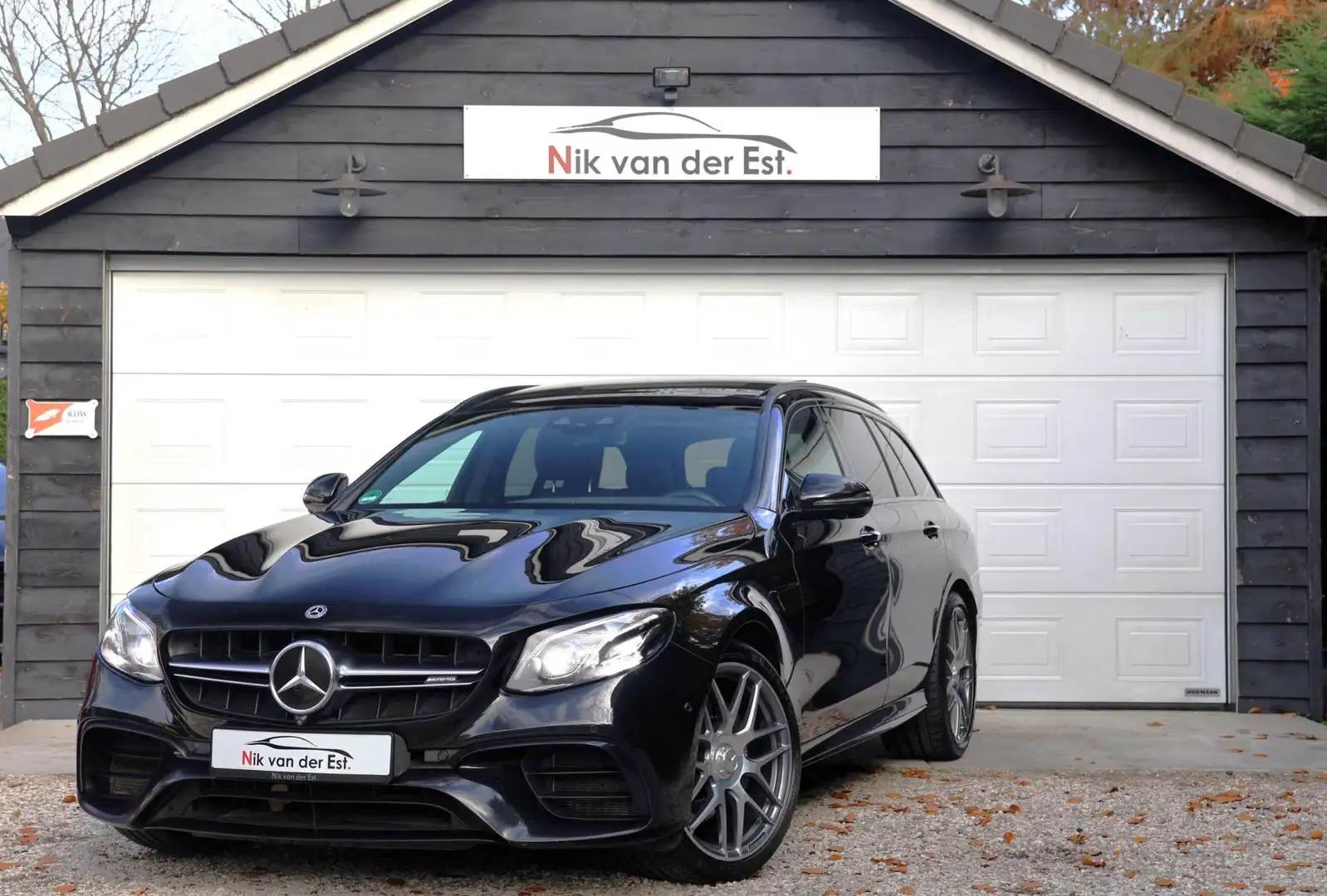 Mercedes-Benz E 63 AMG Estate 4MATIC Premium Plus-Sportuitlaat-Pano-Burme Zwart - 1