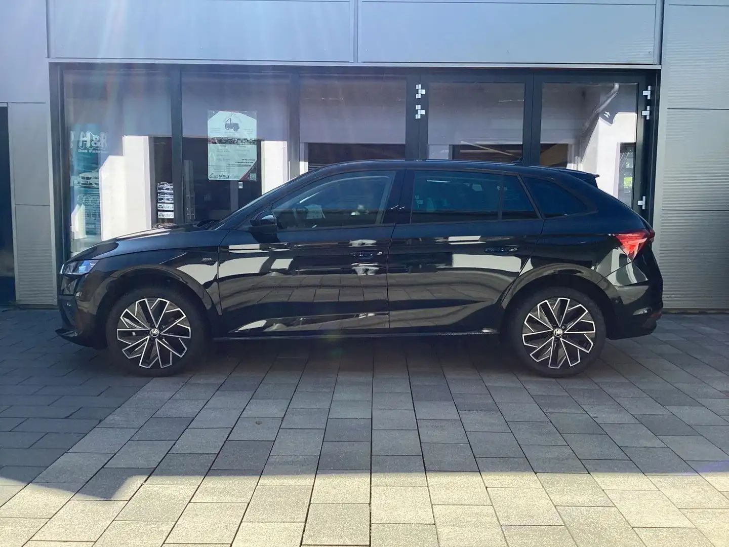 Skoda Scala 1,0 TSI DSG Drive Fekete - 1