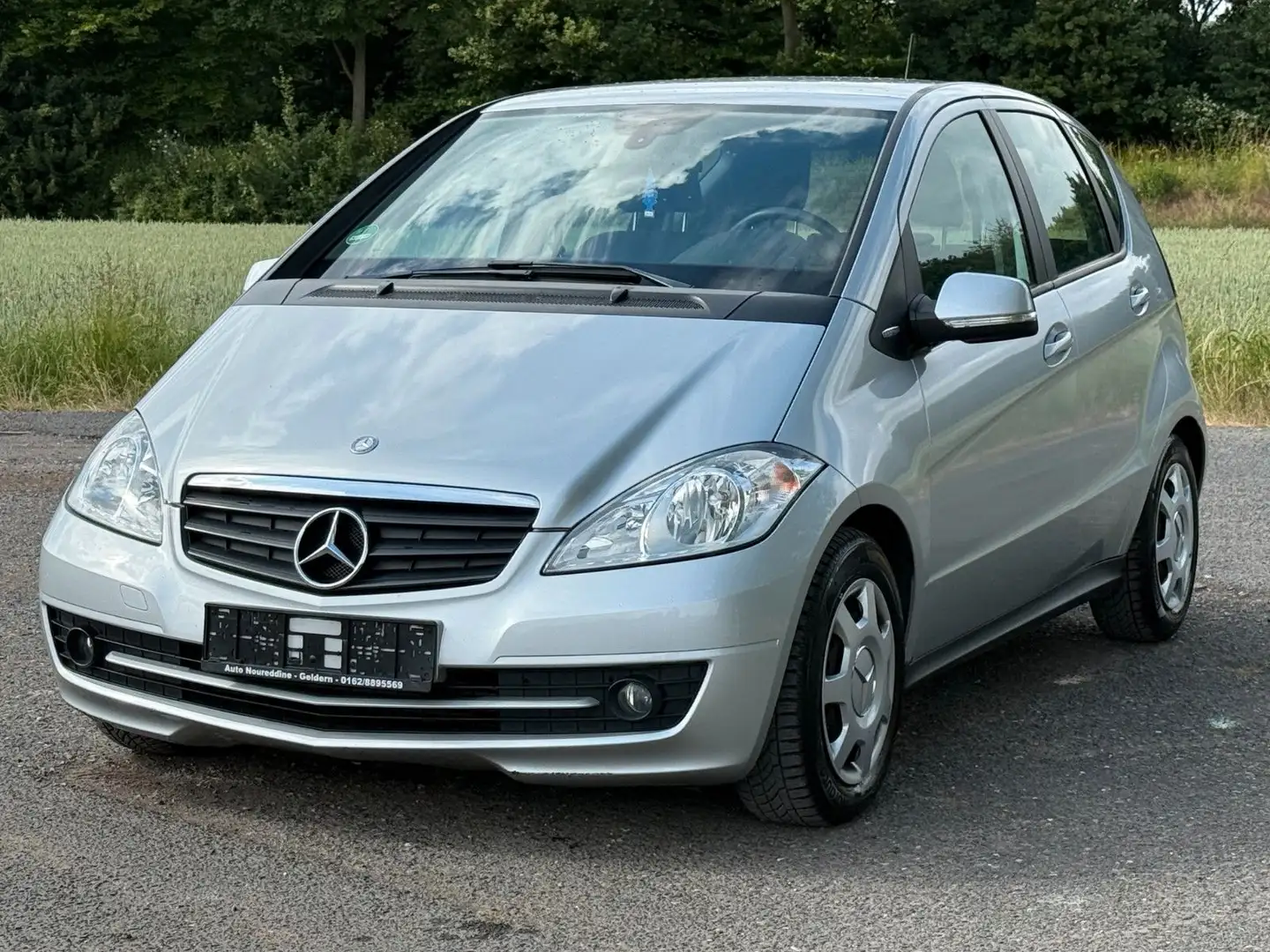 Mercedes-Benz A 160 2.0 CDI Klima Sitzheizung Radio srebrna - 2
