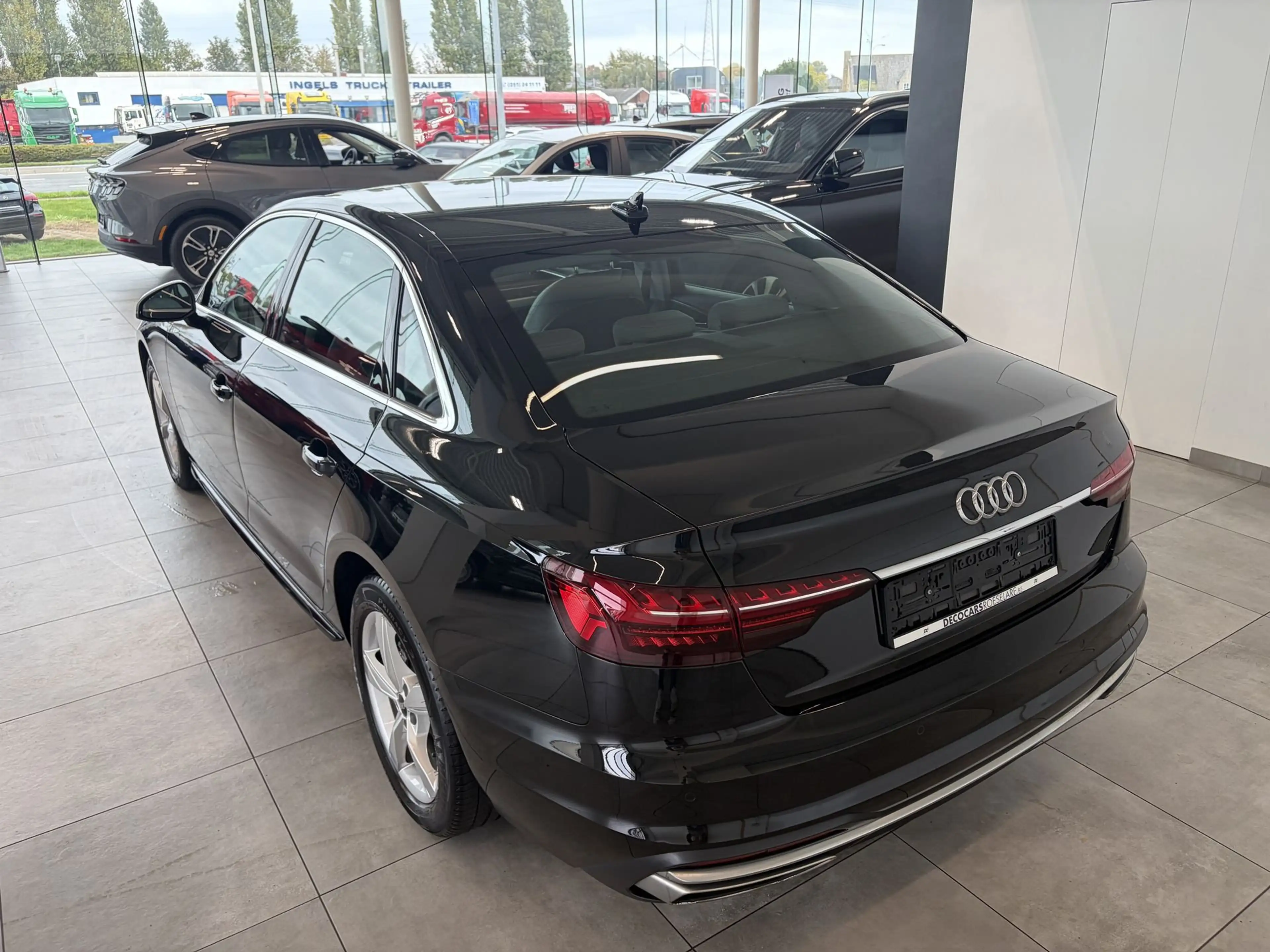 Audi A4 Apple Carplay - Android Auto / Camera / Zetelverwarming / Sfeerverlichting / — photo 8