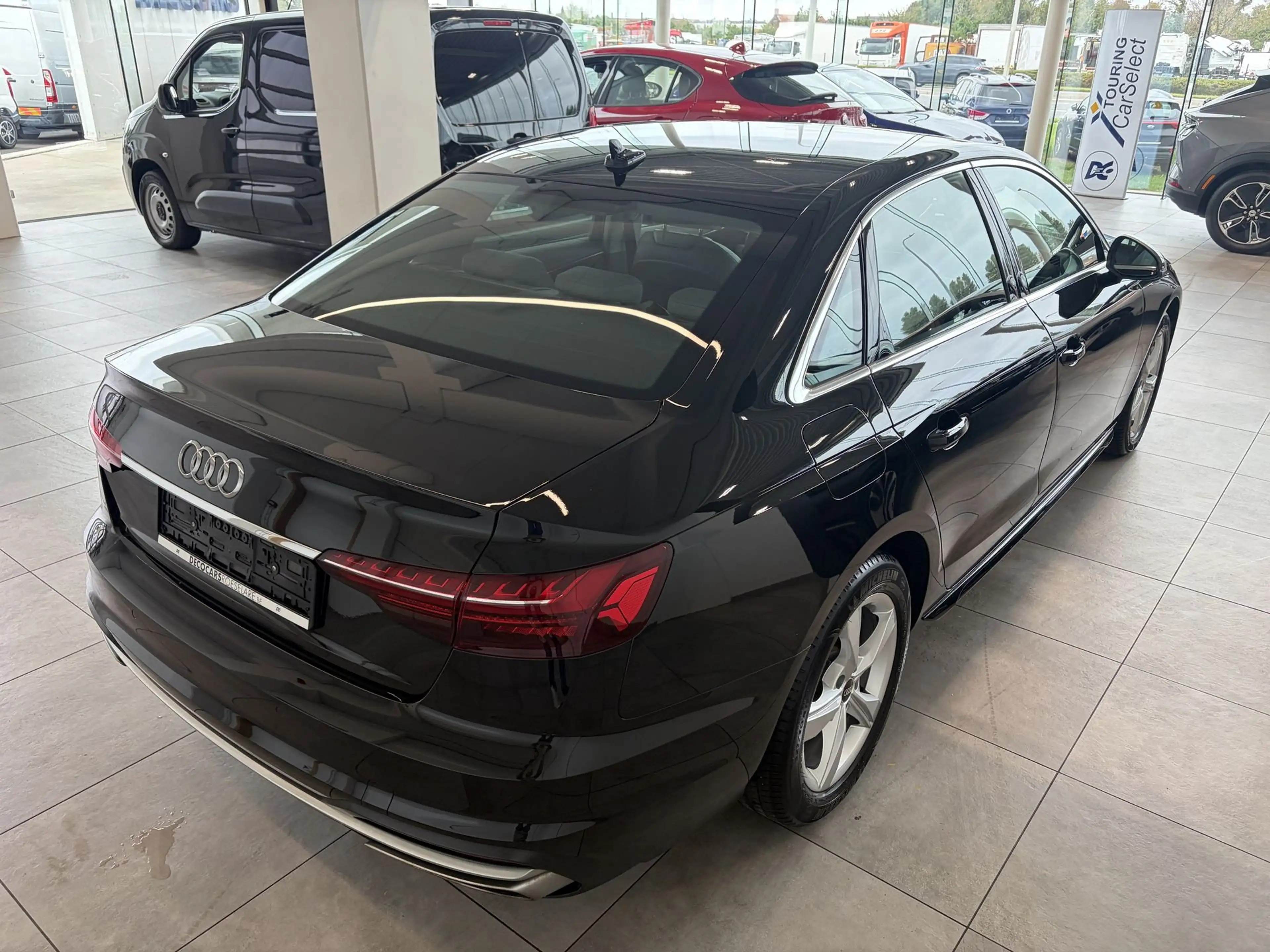 Audi A4 Apple Carplay - Android Auto / Camera / Zetelverwarming / Sfeerverlichting / — photo 11