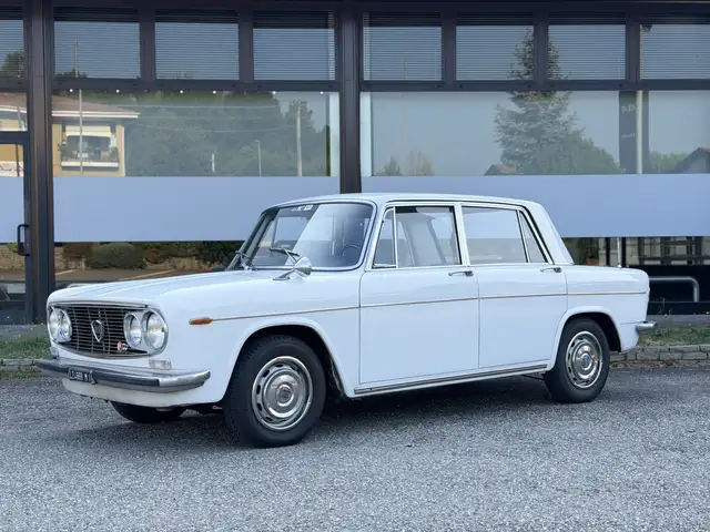 Lancia Fulvia 2 Serie -- Targata Milano