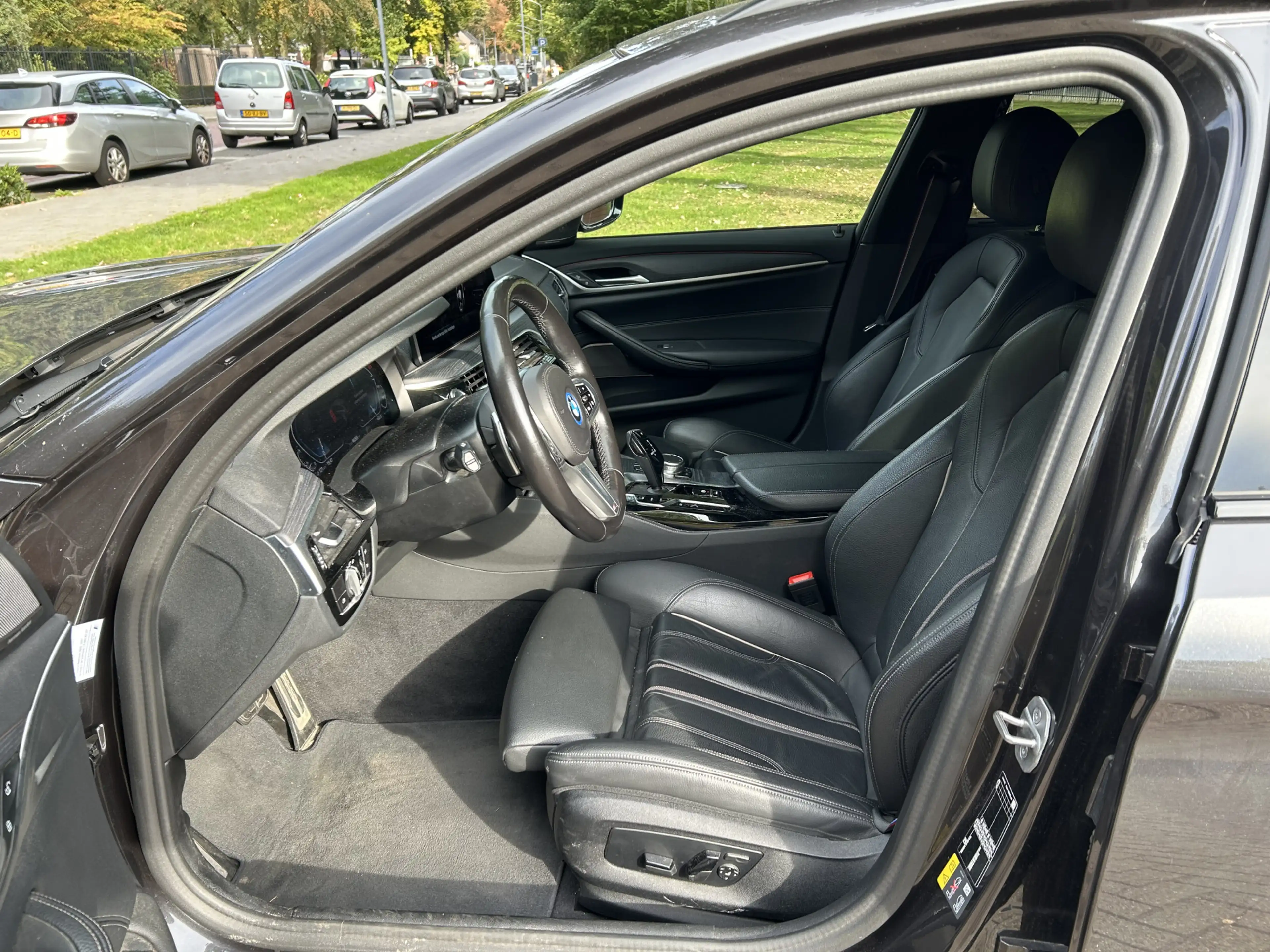 BMW 530 5-serie Touring 530e xDrive Business Edition Plus — photo 4