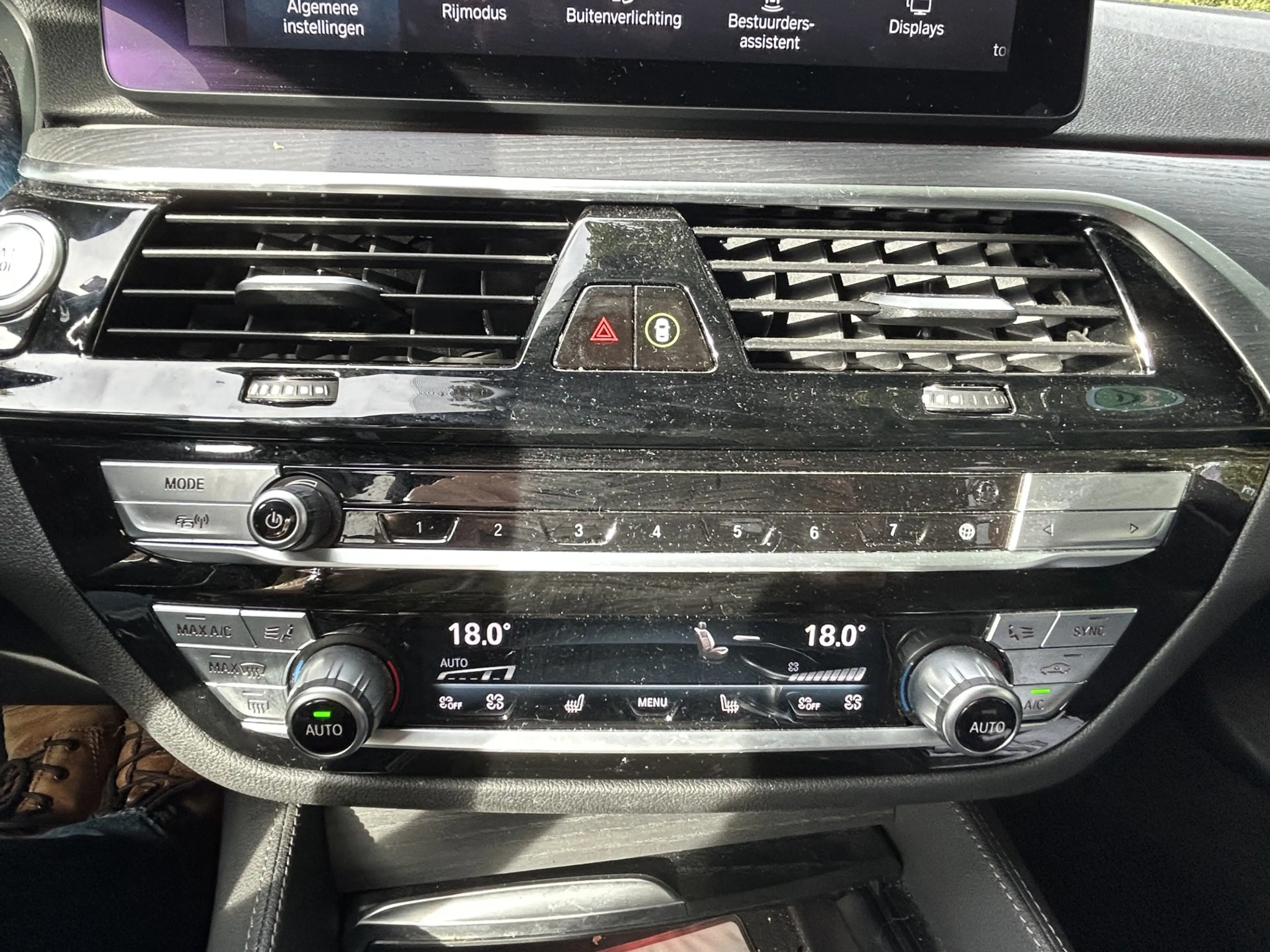 BMW 530 5-serie Touring 530e xDrive Business Edition Plus — photo 14