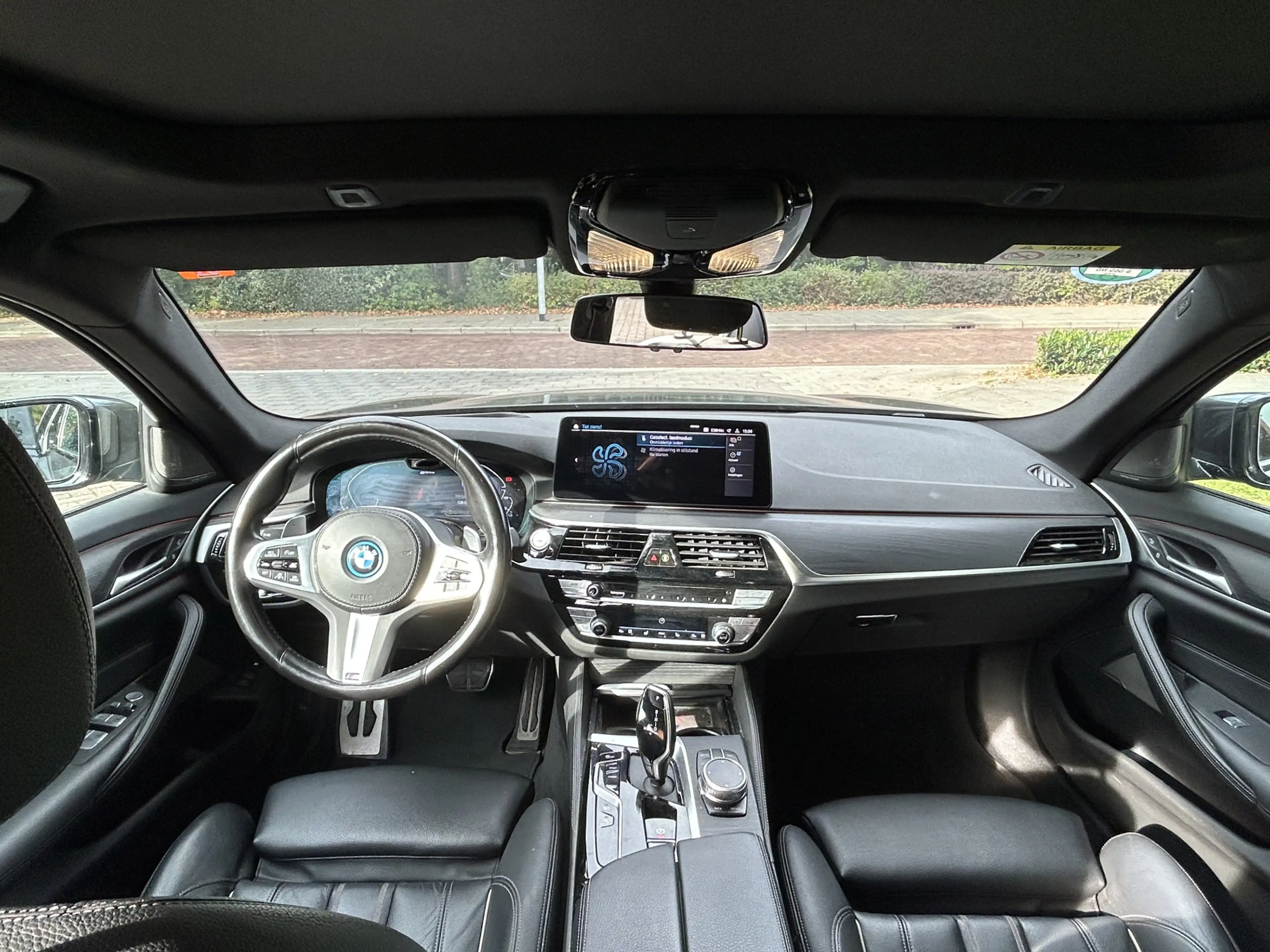 BMW 530 5-serie Touring 530e xDrive Business Edition Plus — photo 3