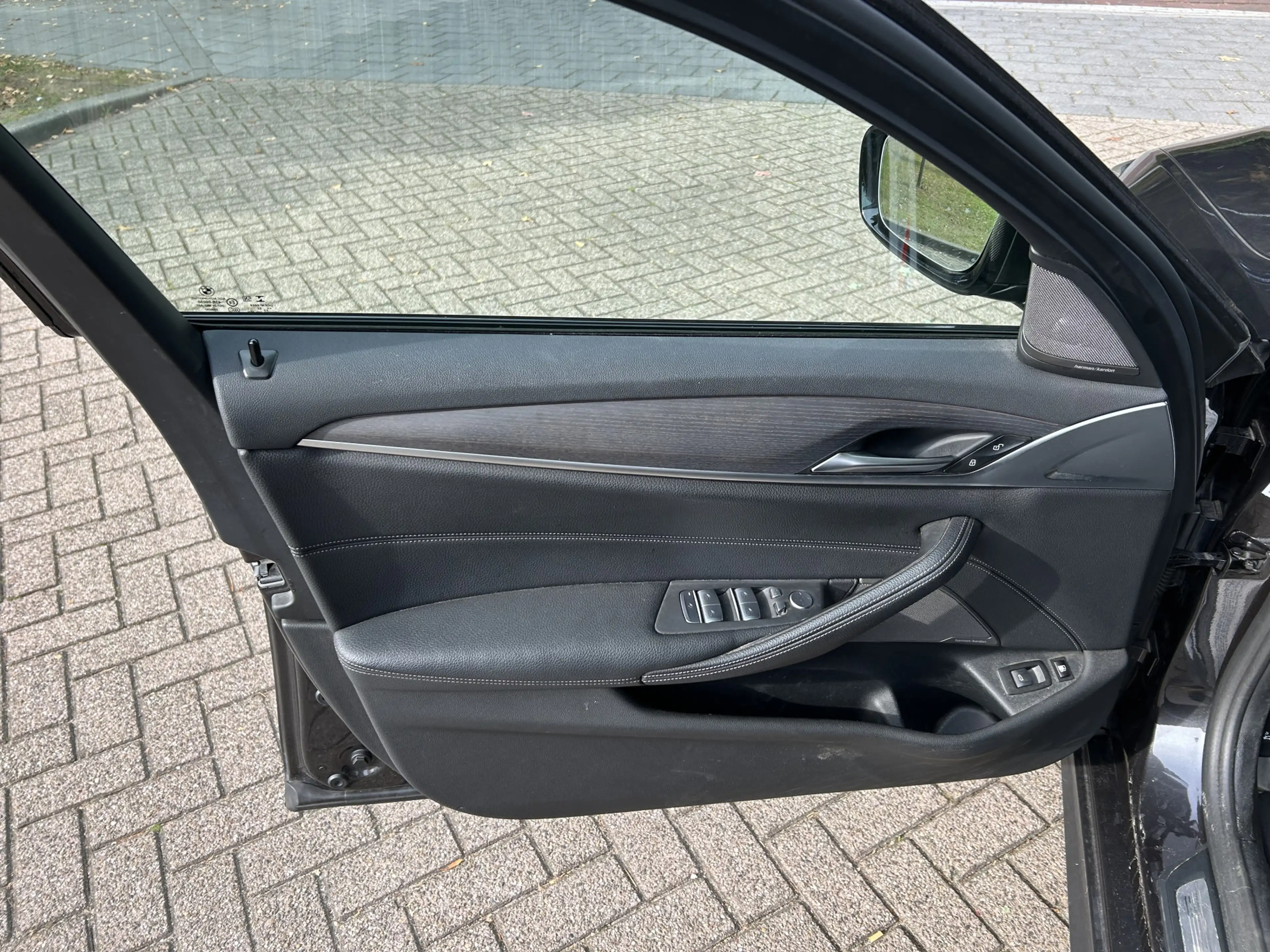 BMW 530 5-serie Touring 530e xDrive Business Edition Plus — photo 11