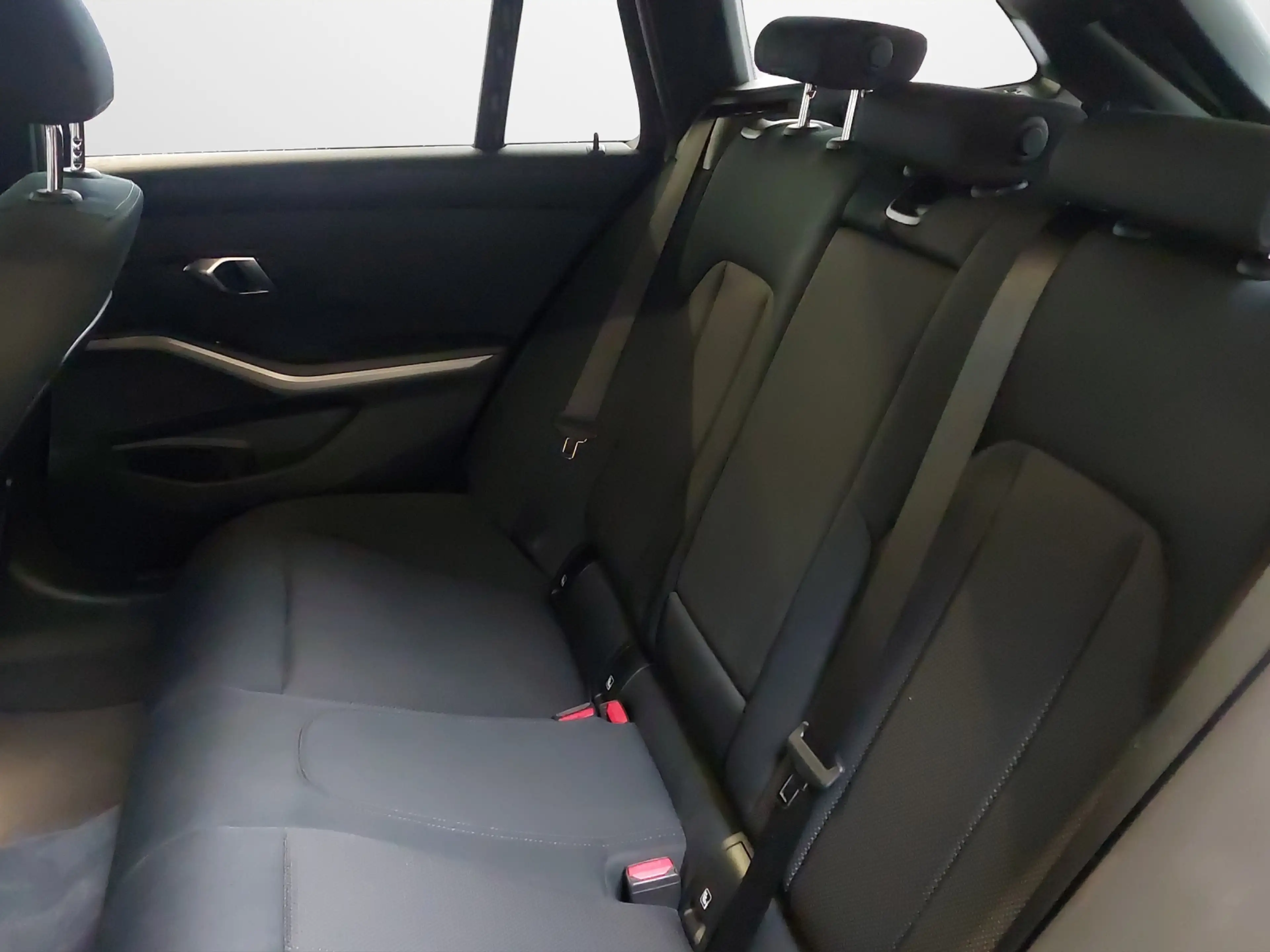 BMW 320 e Touring 320 e — photo 11