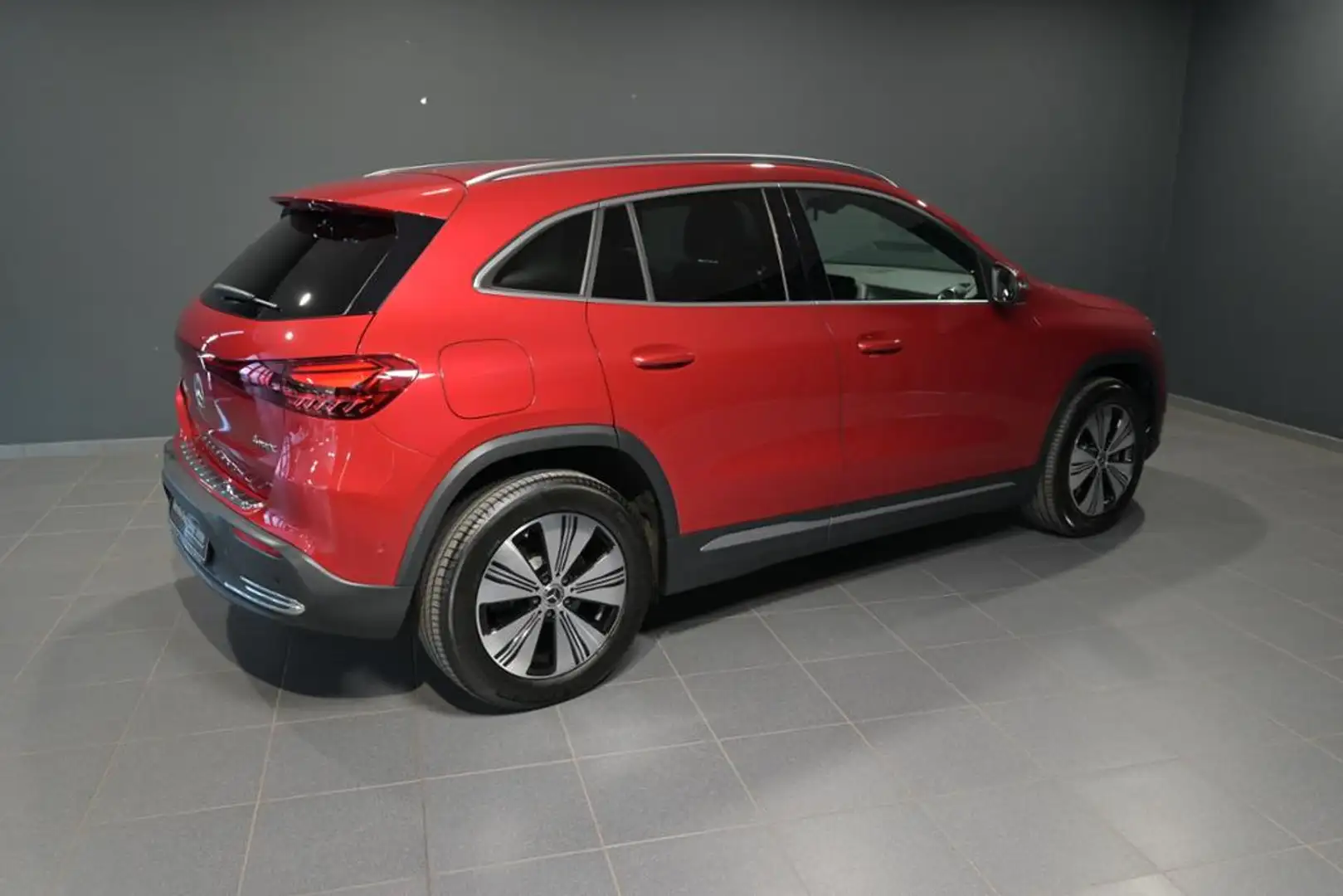 Mercedes-Benz EQA 300 4M PROGRESSIVE ADVANCED/DISTRO/360'/SHZ Rot - 2