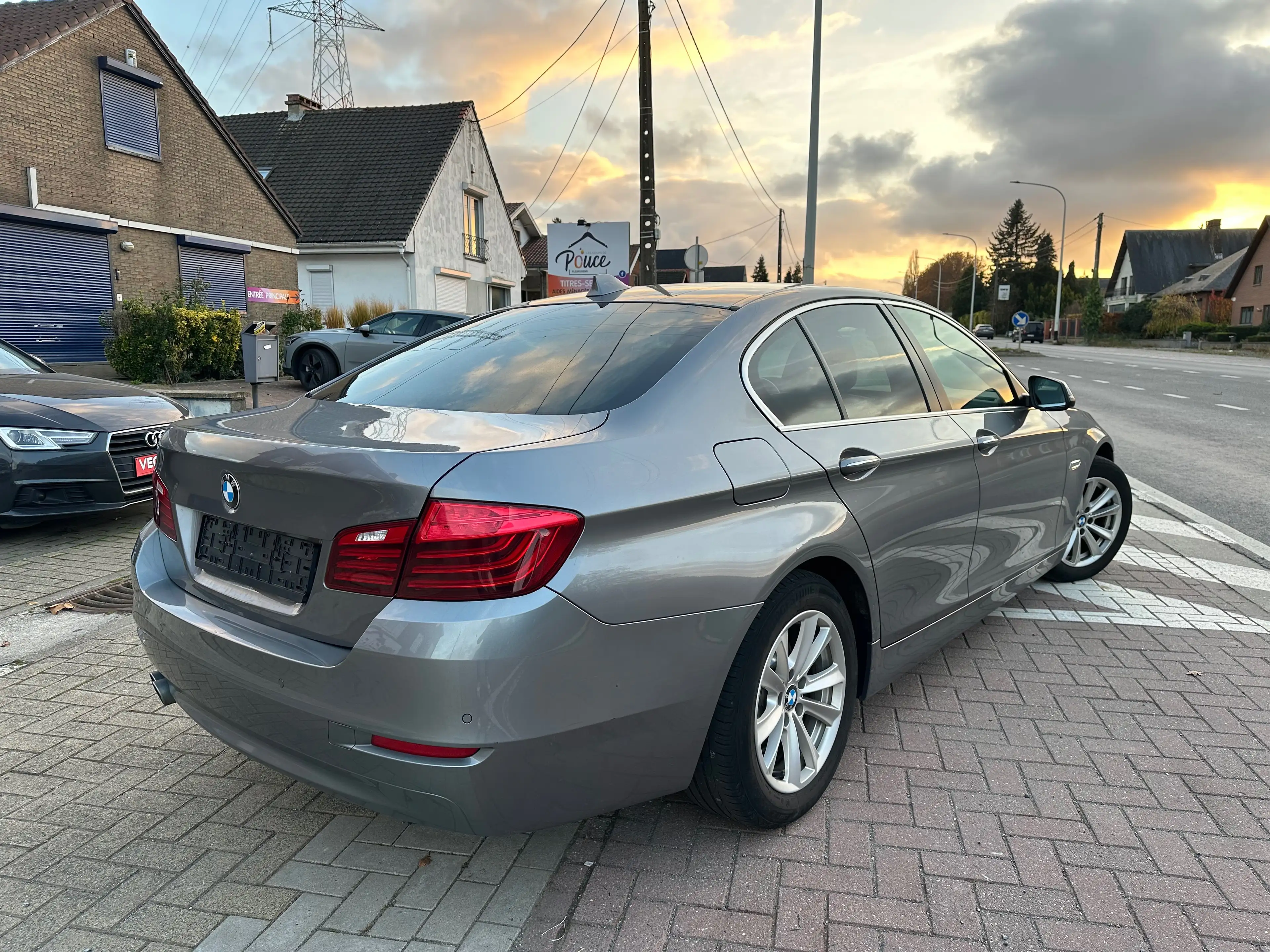 BMW 520 dA Auto. Euro 6B / GPS LED Cuir Capteurs Cruise — photo 4
