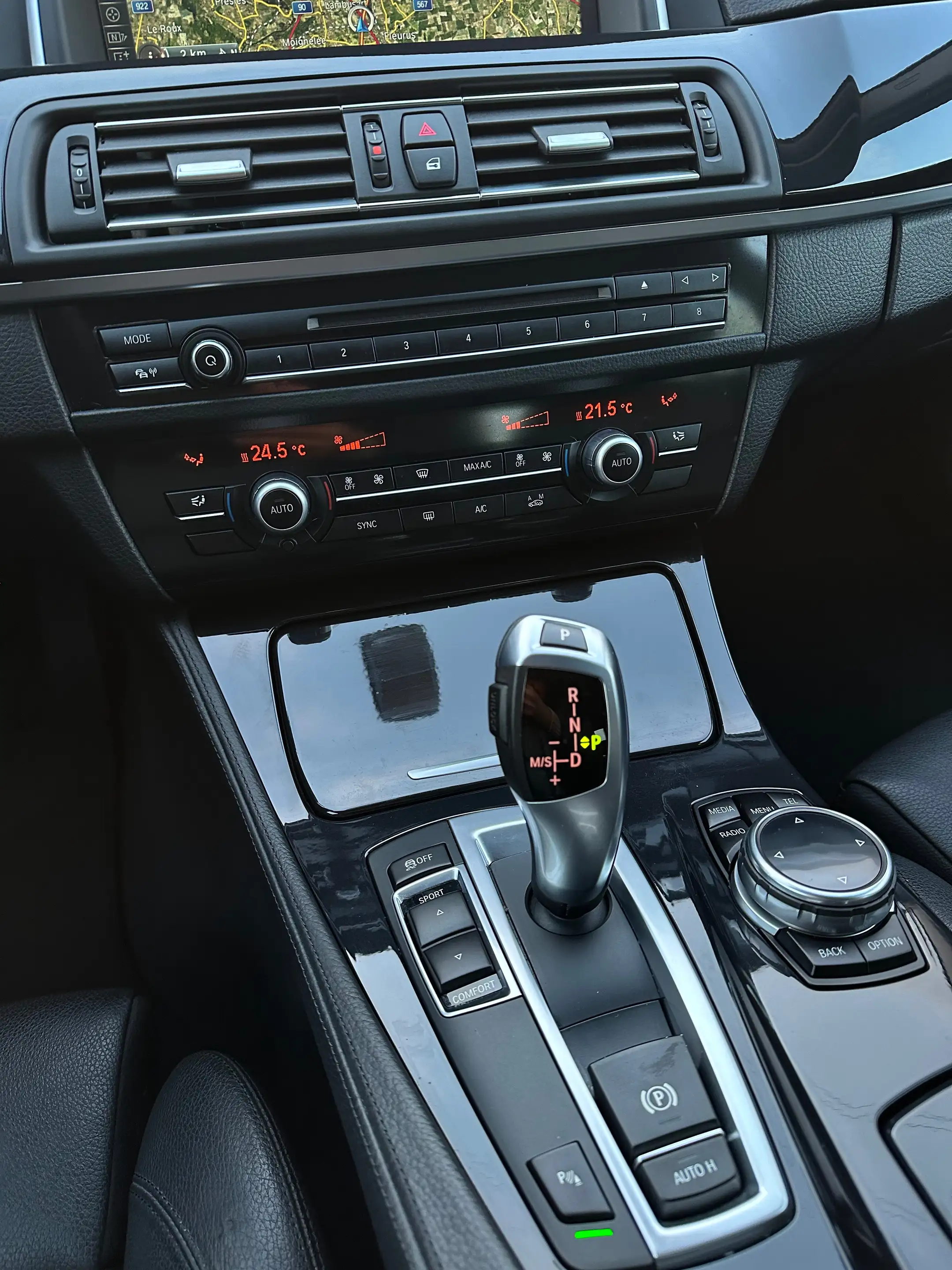 BMW 520 dA Auto. Euro 6B / GPS LED Cuir Capteurs Cruise — photo 12