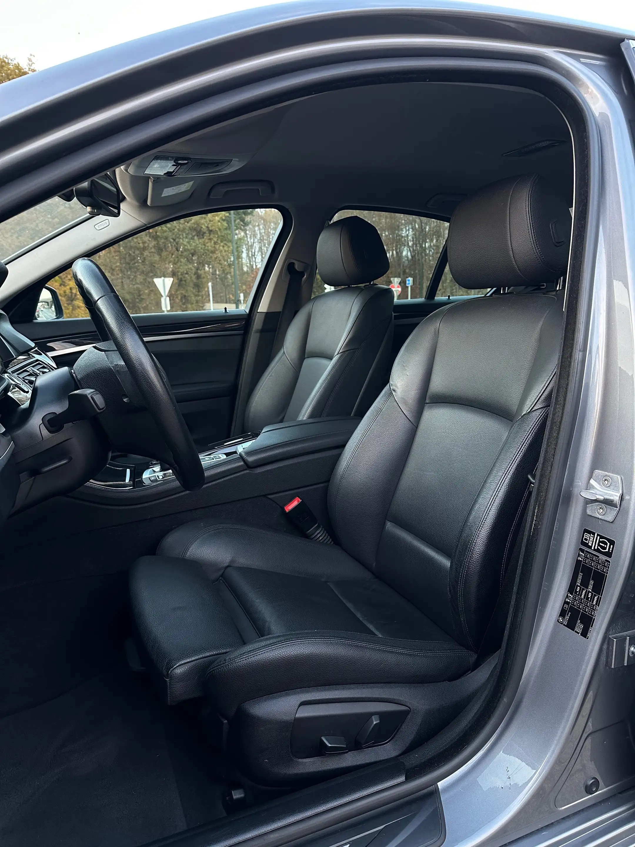 BMW 520 dA Auto. Euro 6B / GPS LED Cuir Capteurs Cruise — photo 8
