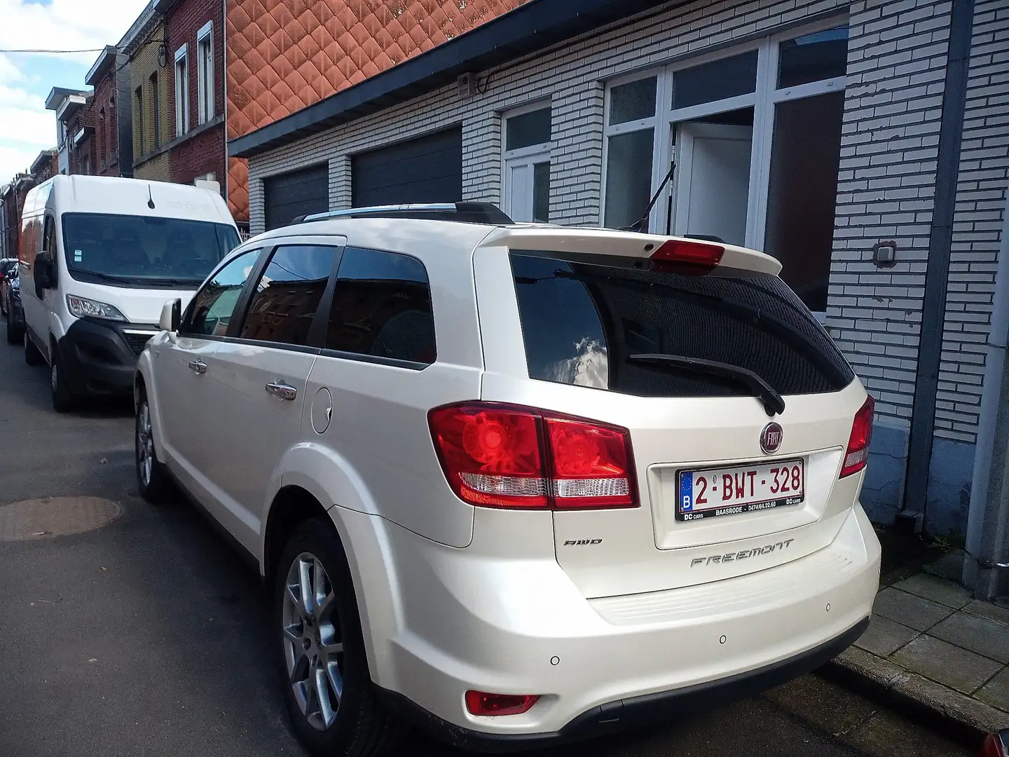 Fiat Freemont 2.0 Multijet 16V DPF Automatik 4x4 Бежевий - 2