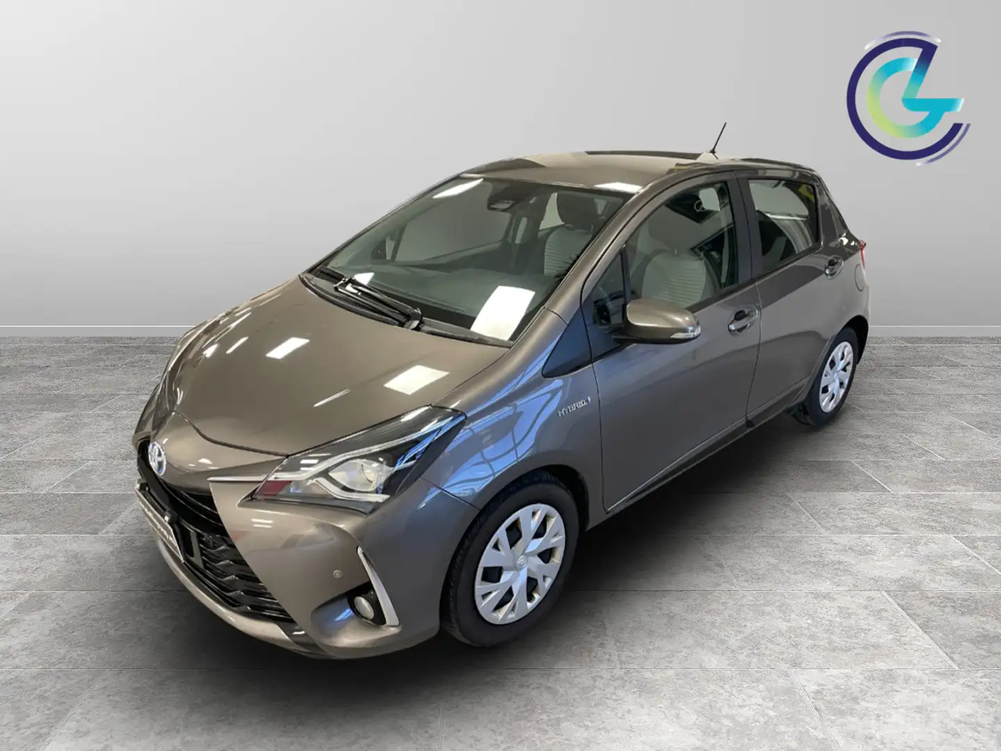 Toyota Yaris 5 Porte 1.5 VVT-i Hybrid Cool Szürke - 1