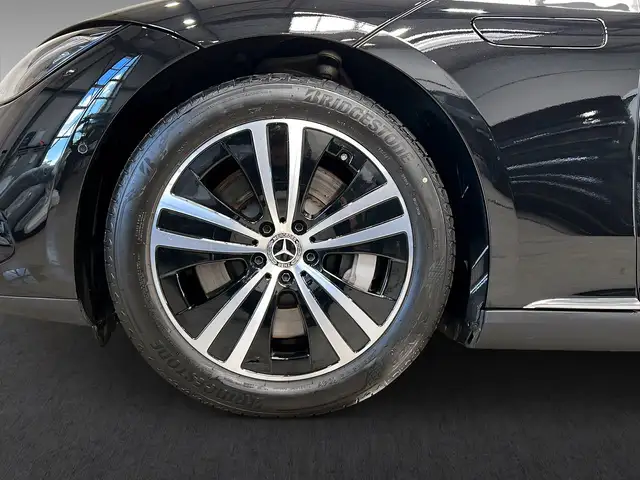 Mercedes-Benz 300 view 4