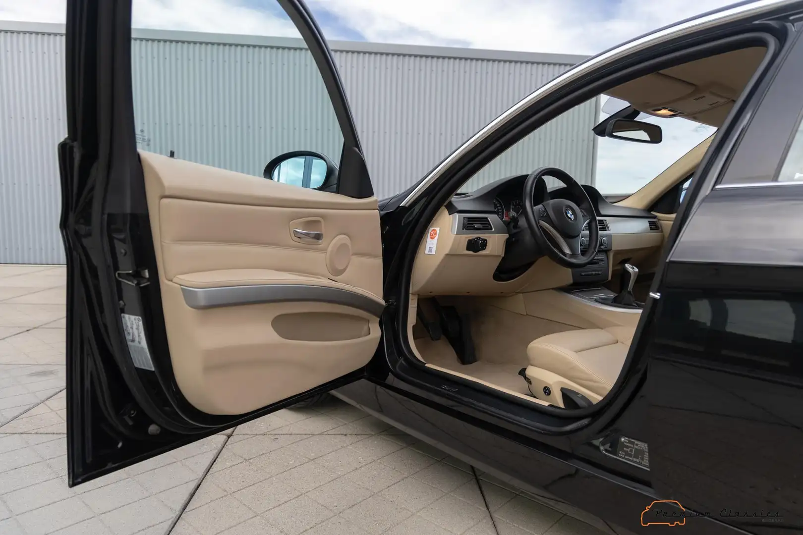 BMW 335 3-serie Touring 335xi Executive E91 | 121.000KM | Schwarz - 2