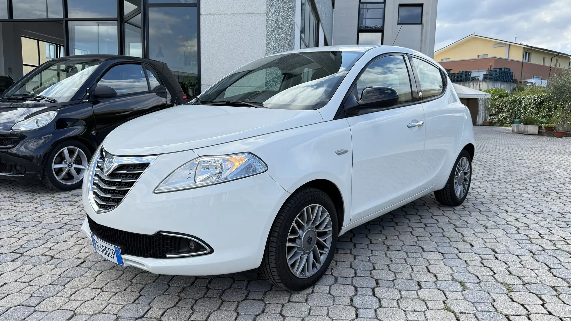Lancia Ypsilon Ypsilon III 2011 1.2 8v Silver ecochic Gpl 69cv Bianco - 2
