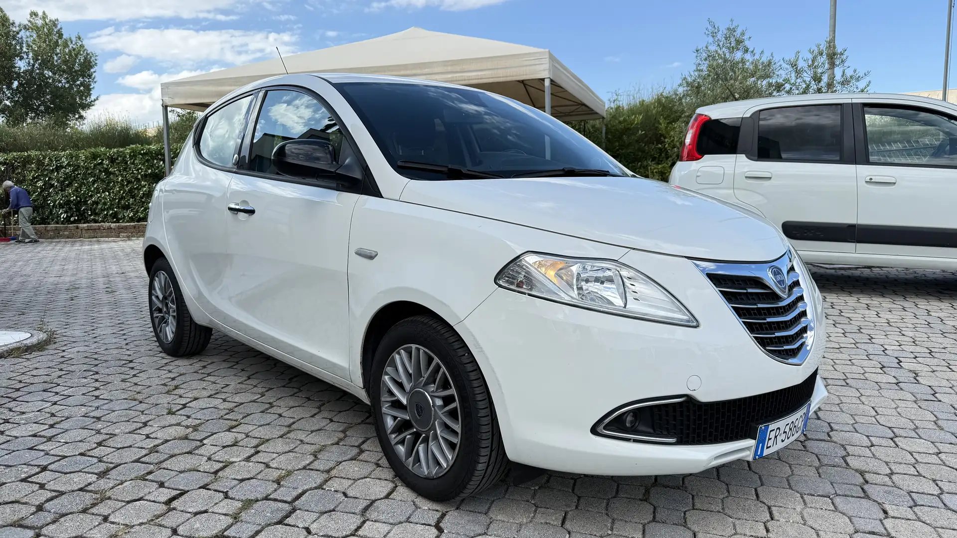 Lancia Ypsilon Ypsilon III 2011 1.2 8v Silver ecochic Gpl 69cv Bianco - 1
