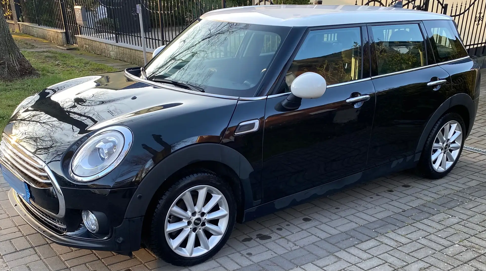 MINI Cooper Clubman MINI CLUBMAN Aut. Schwarz - 1