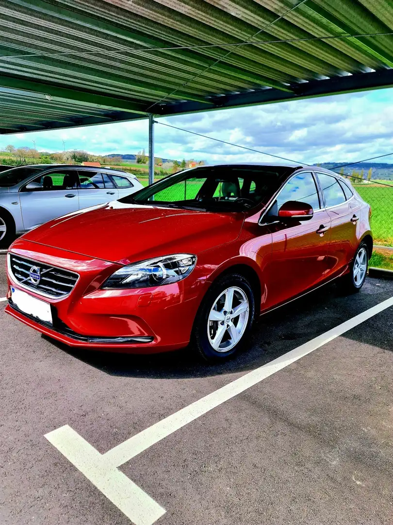 Volvo V40 D3 Summum Geartronic Kırmızı - 2