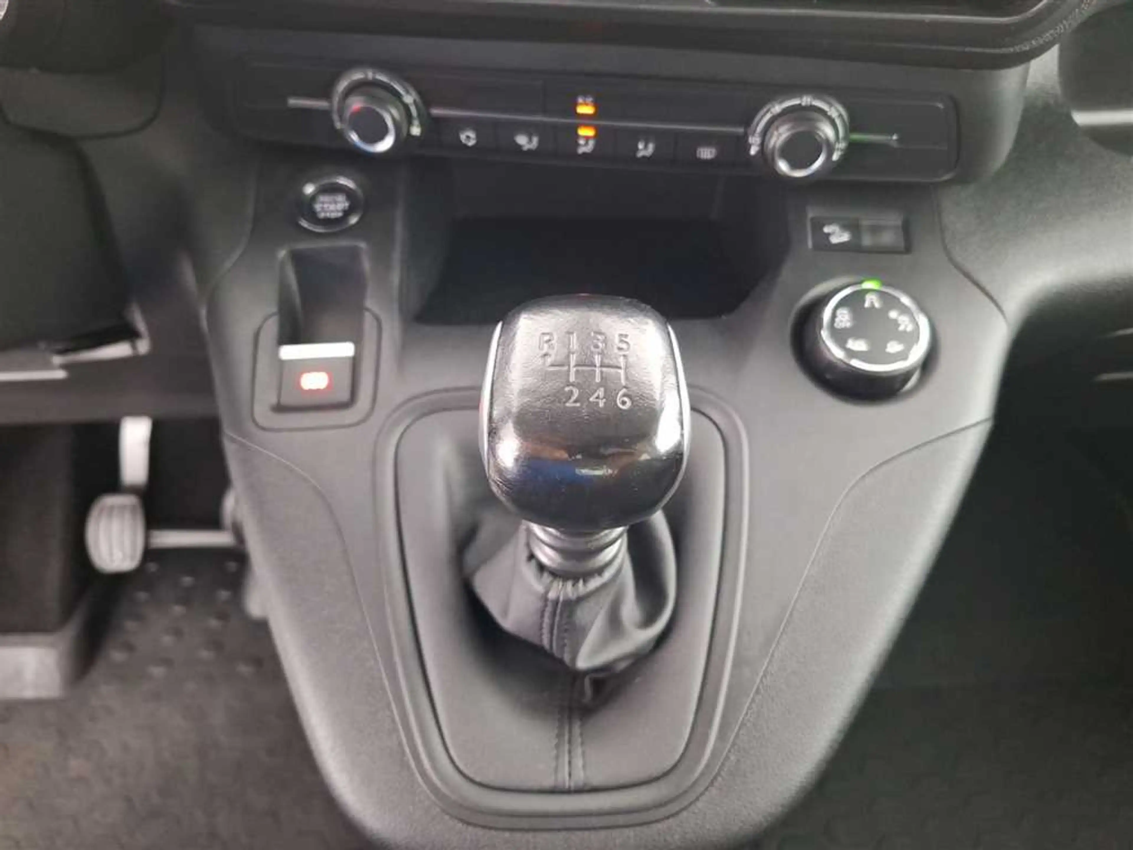 Opel Combo Life Elegance 1.5 Diesel — photo 14