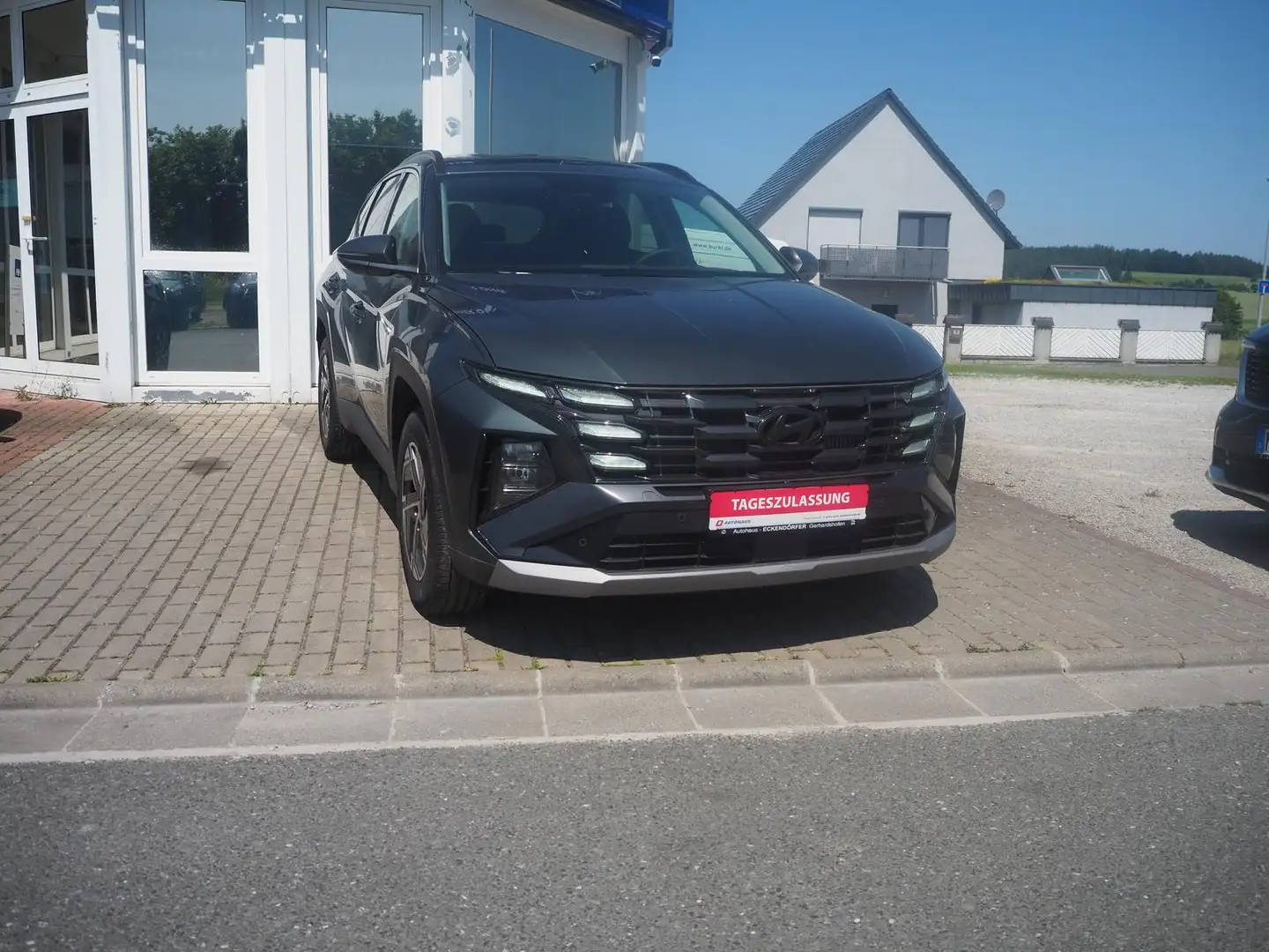 Hyundai TUCSON Essential 1.6 T-GDI DCT MHEV 160 PS Grün - 1