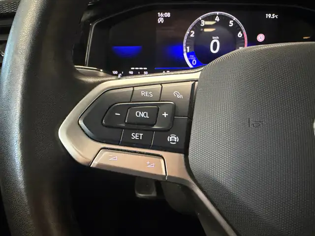 Volkswagen Polo view 22