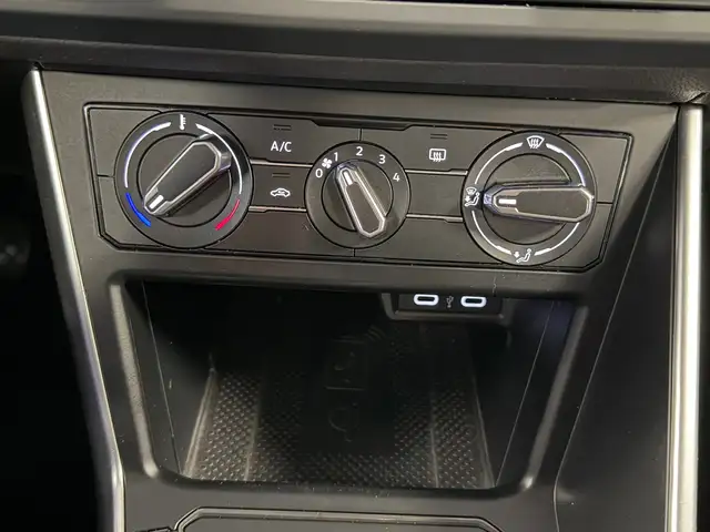 Volkswagen Polo view 28