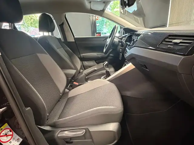 Volkswagen Polo view 9