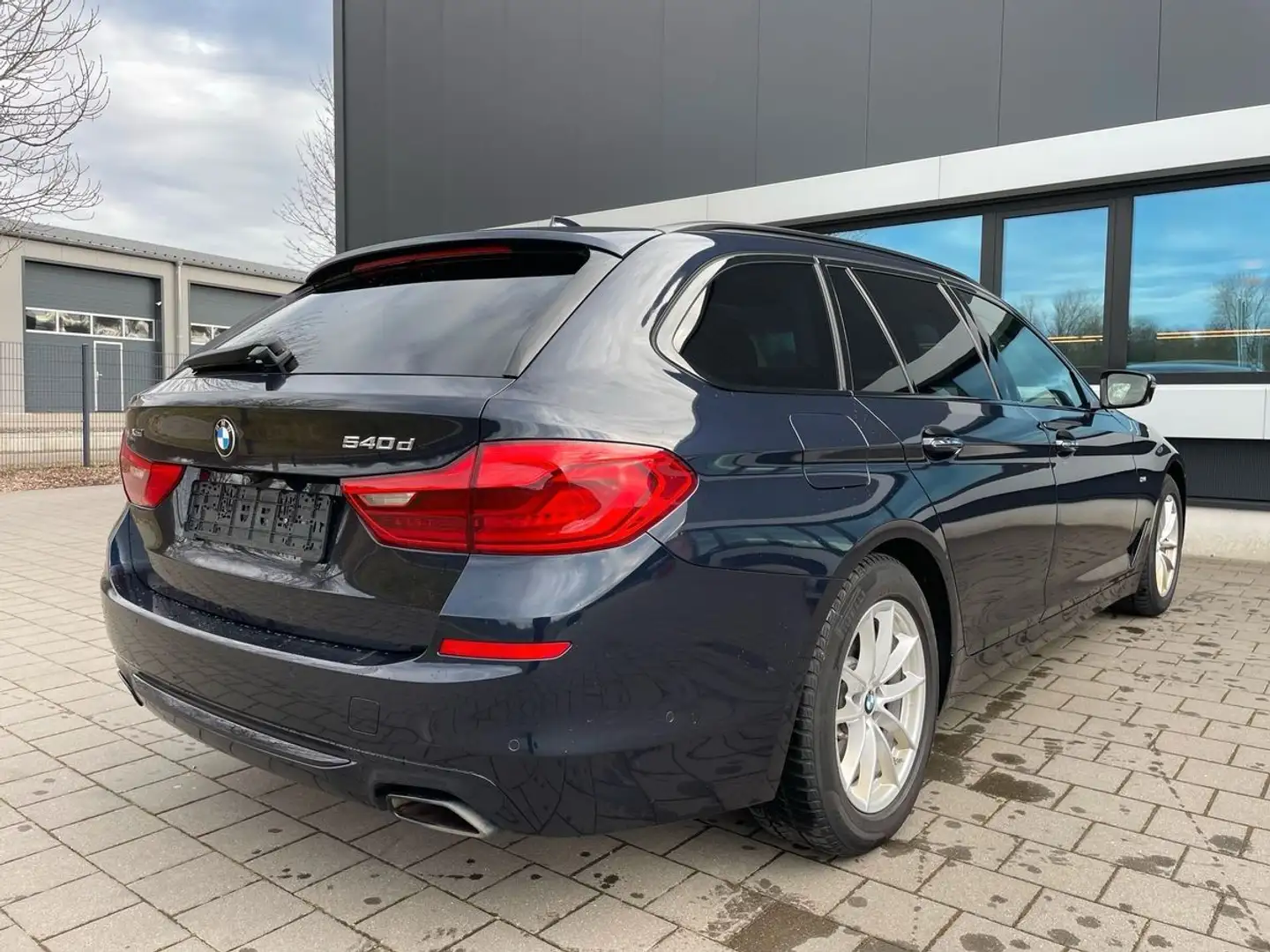 BMW 540 xDrive Sport Line Blau - 2