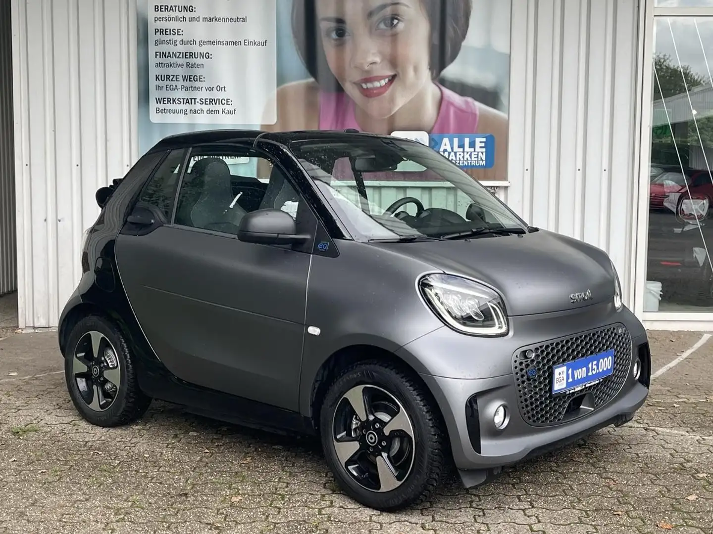 smart forTwo EQ cabrio*EXCLUSIVE*22kW*CAM*MEDIA*SHZ*ALU*ALLW*LE Grau - 1