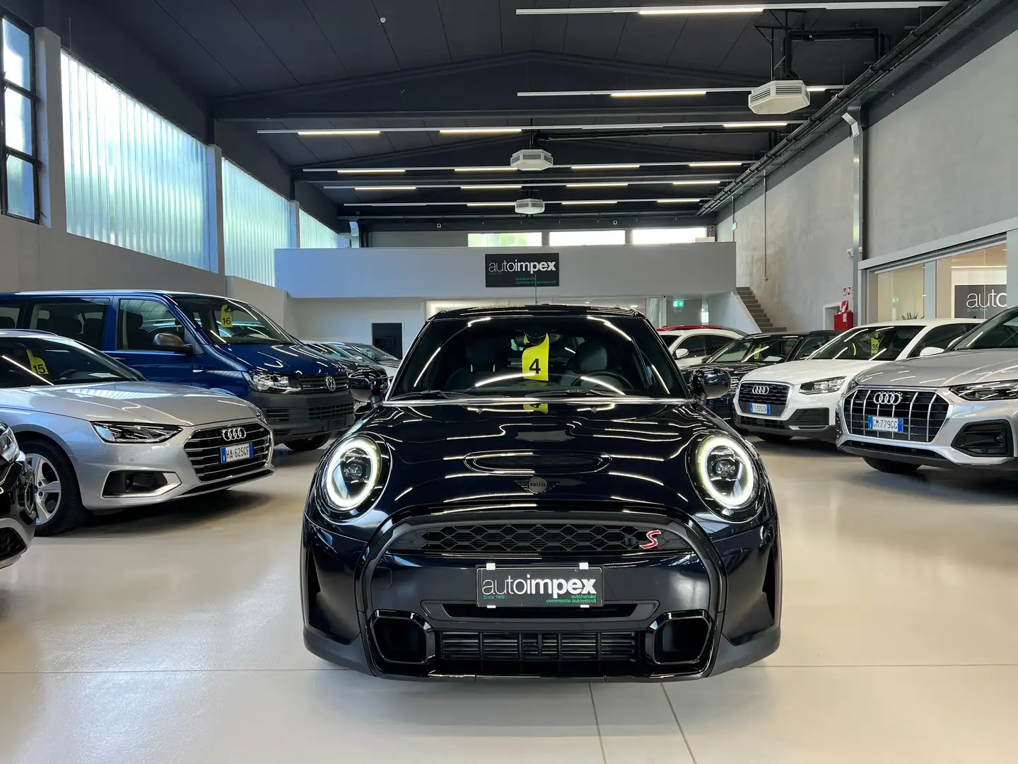 MINI Cooper S 5p 2.0 Classic auto BLACK PACK/PELLE/NAV Noir - 2