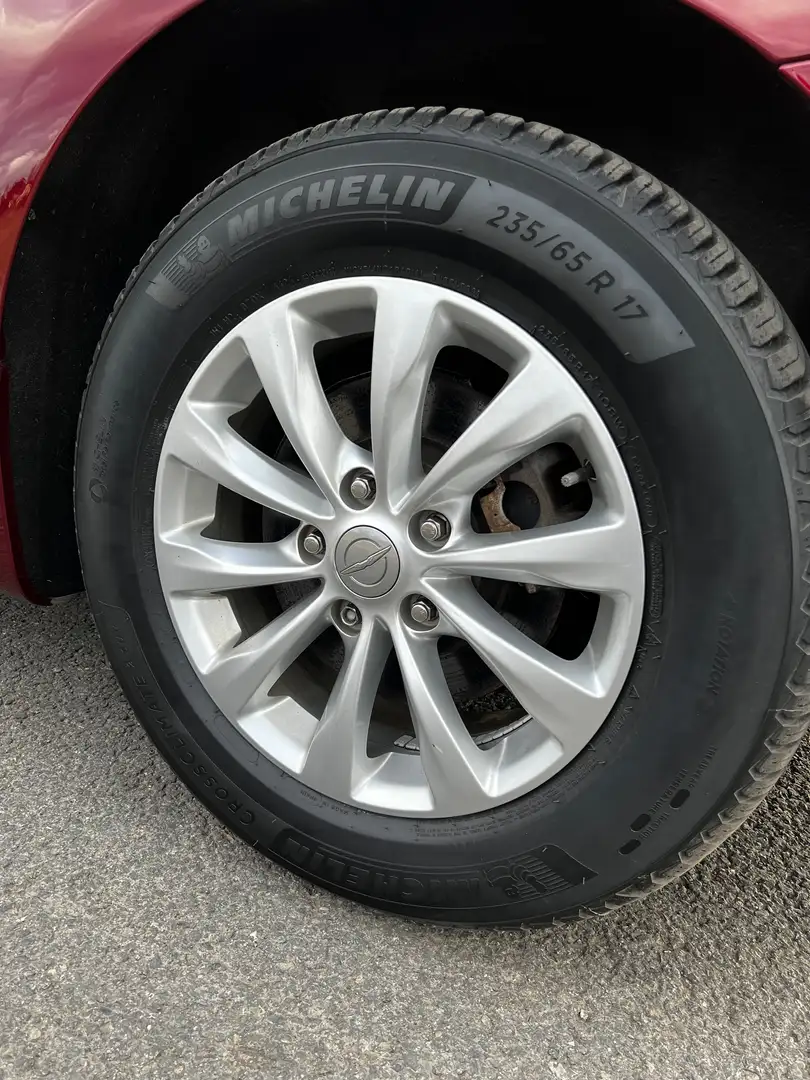 Chrysler Pacifica - 2