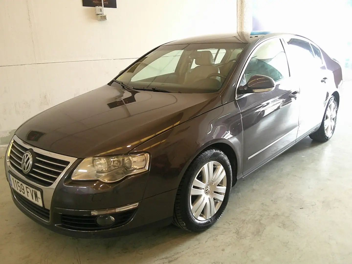 Volkswagen Passat 2.0TDI Individual DSG Gris - 1