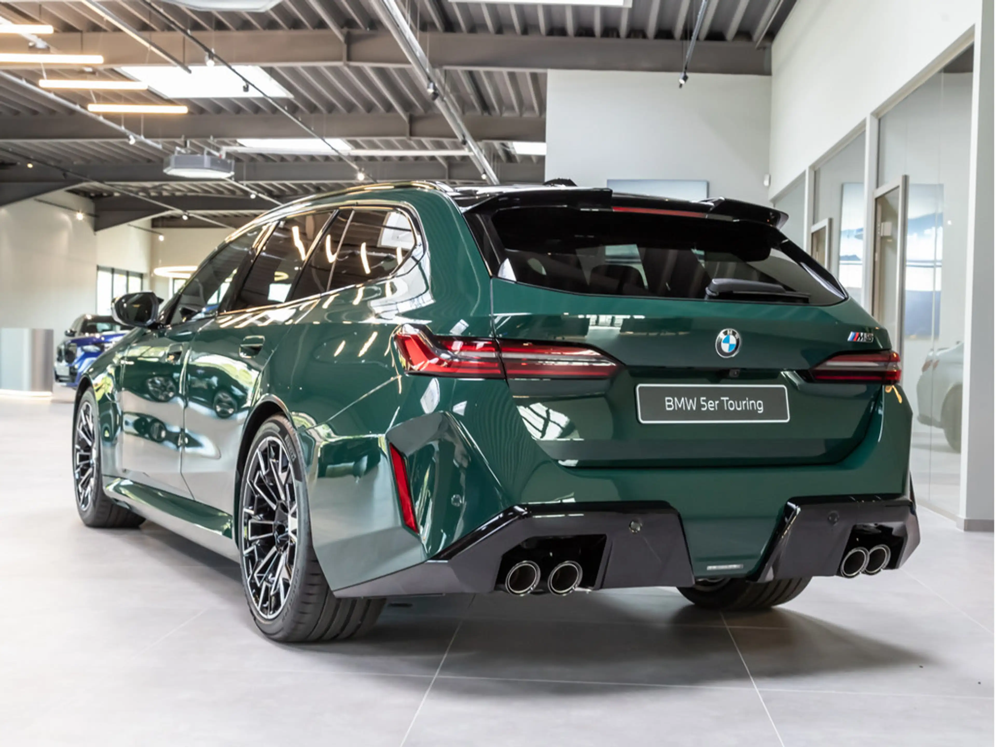 BMW M5 Touring 360° LED SITZBELÜFTUNG ACC AHK B&W — photo 7