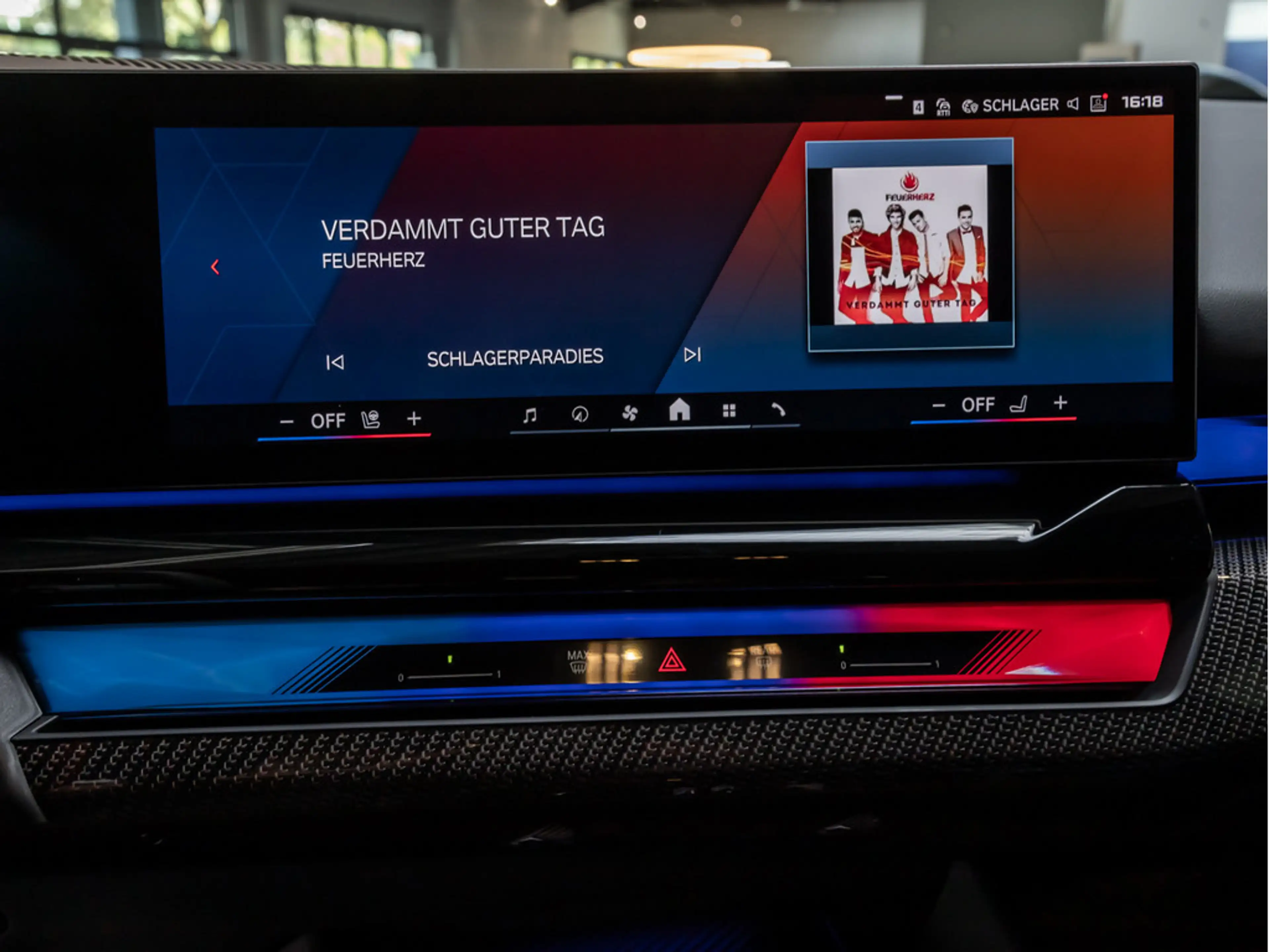 BMW M5 Touring 360° LED SITZBELÜFTUNG ACC AHK B&W — photo 13