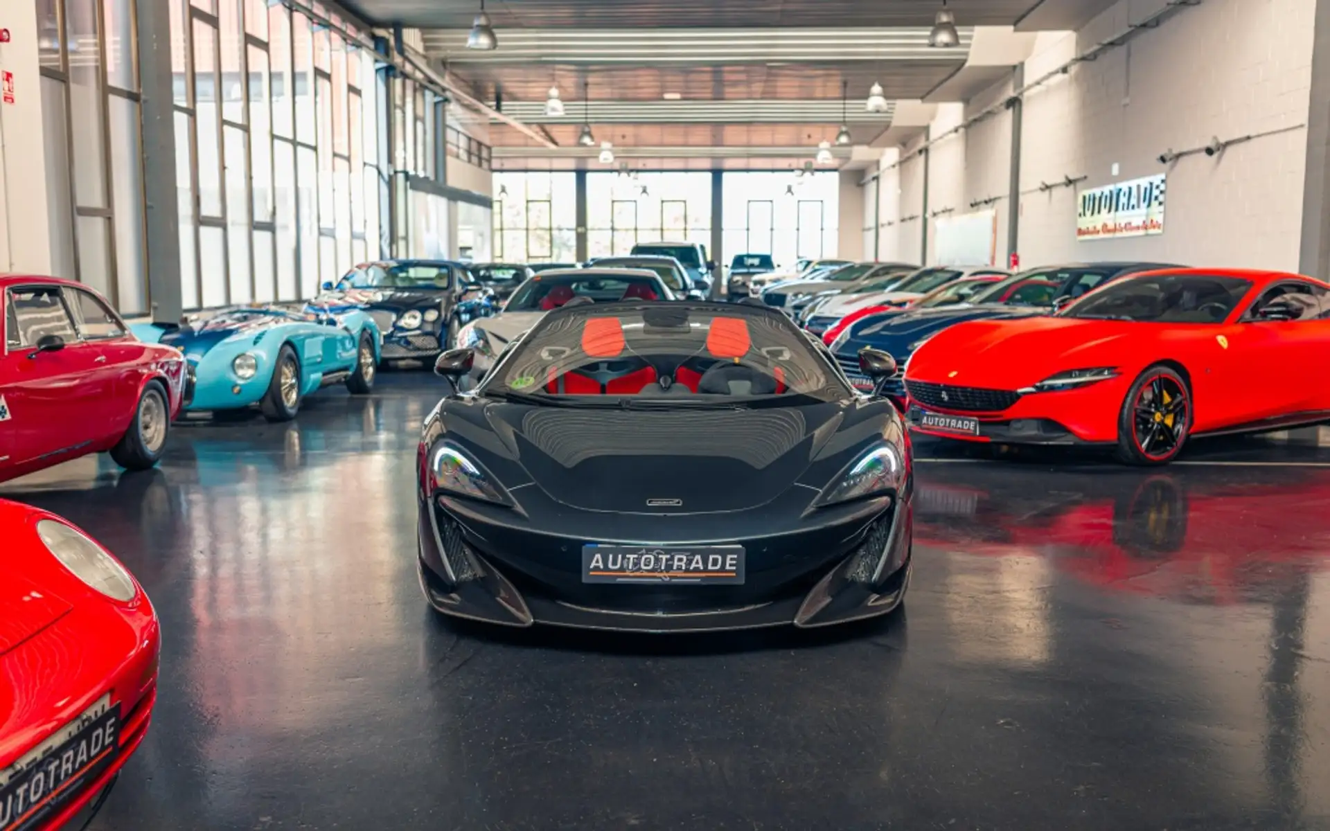 맥라렌 600LT Spider 2021 블랙 사진 3