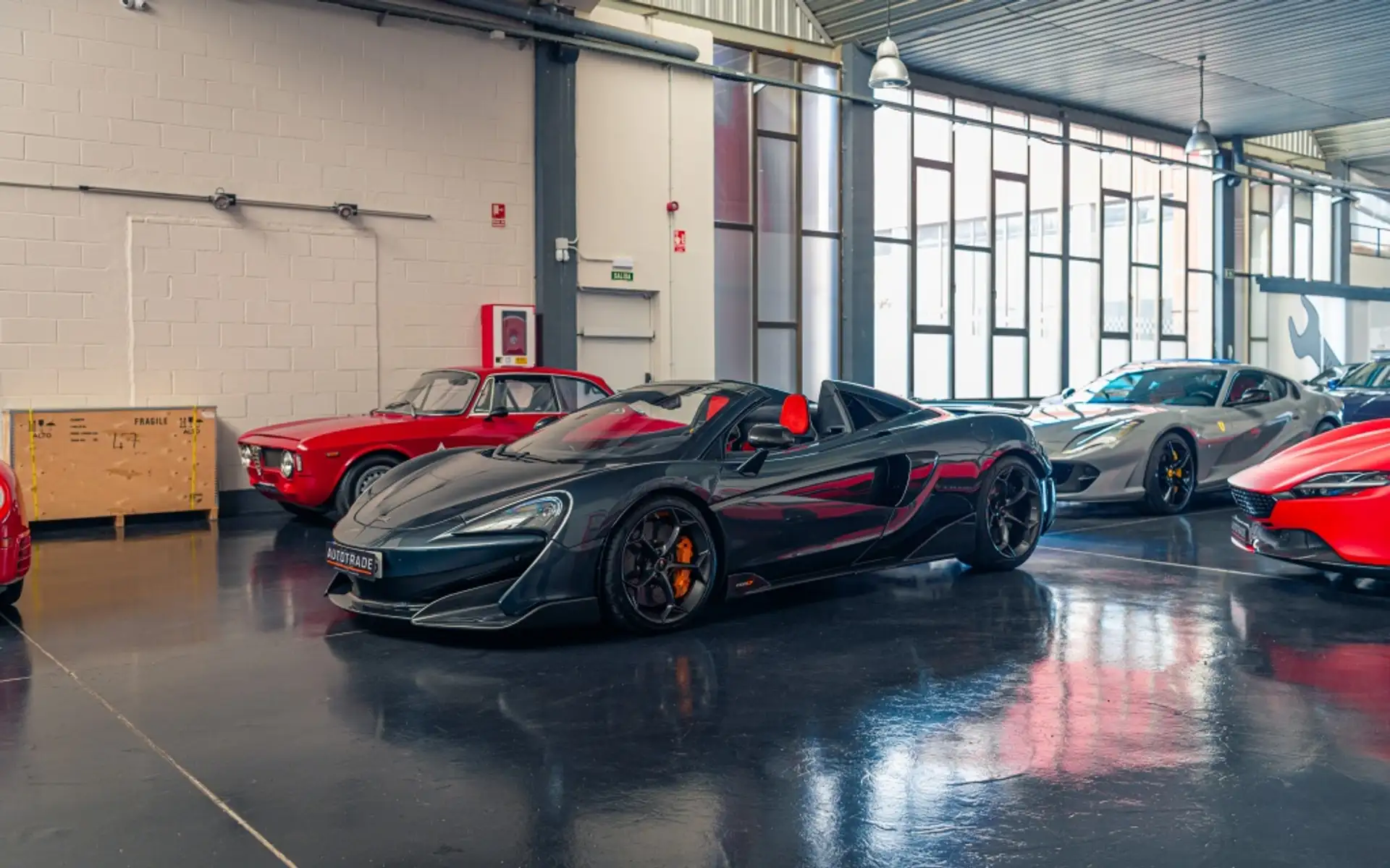 맥라렌 600LT Spider 2021 블랙 사진 2