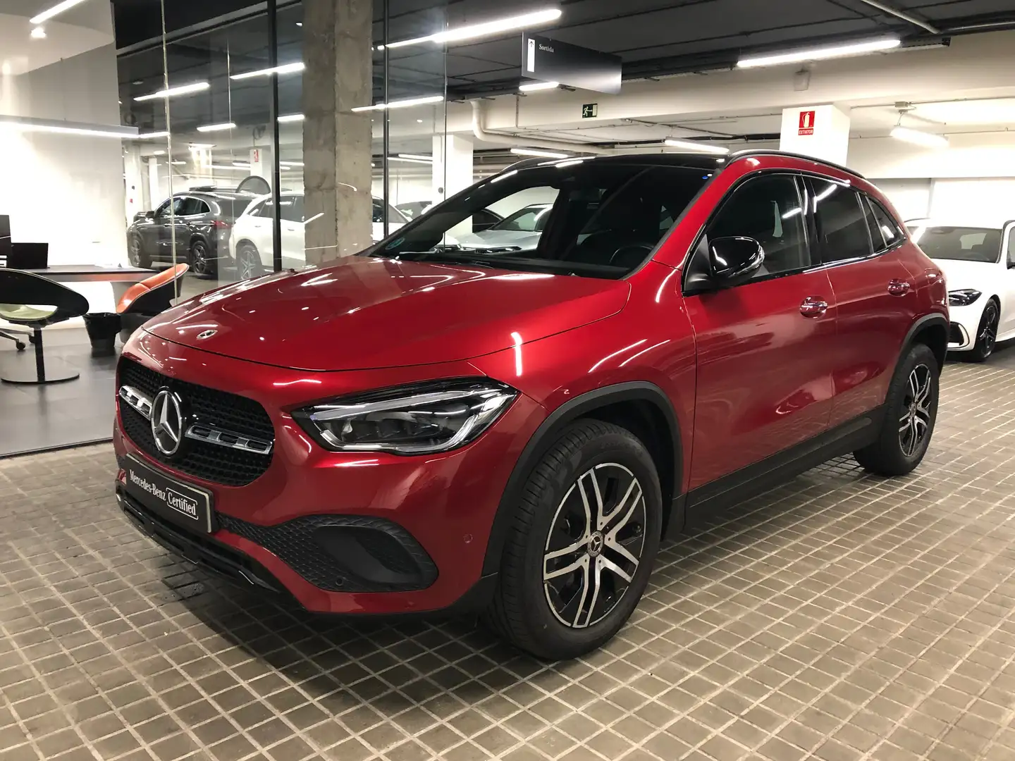 Mercedes-Benz GLA 180 GLA 180 7G-DCT Burdeos - 1
