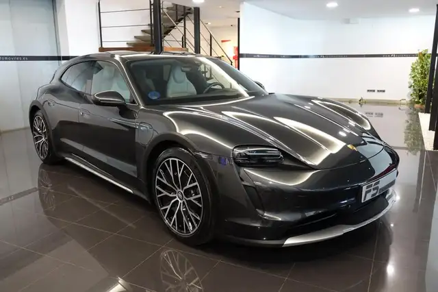 Porsche Taycan 4 Cross Turismo